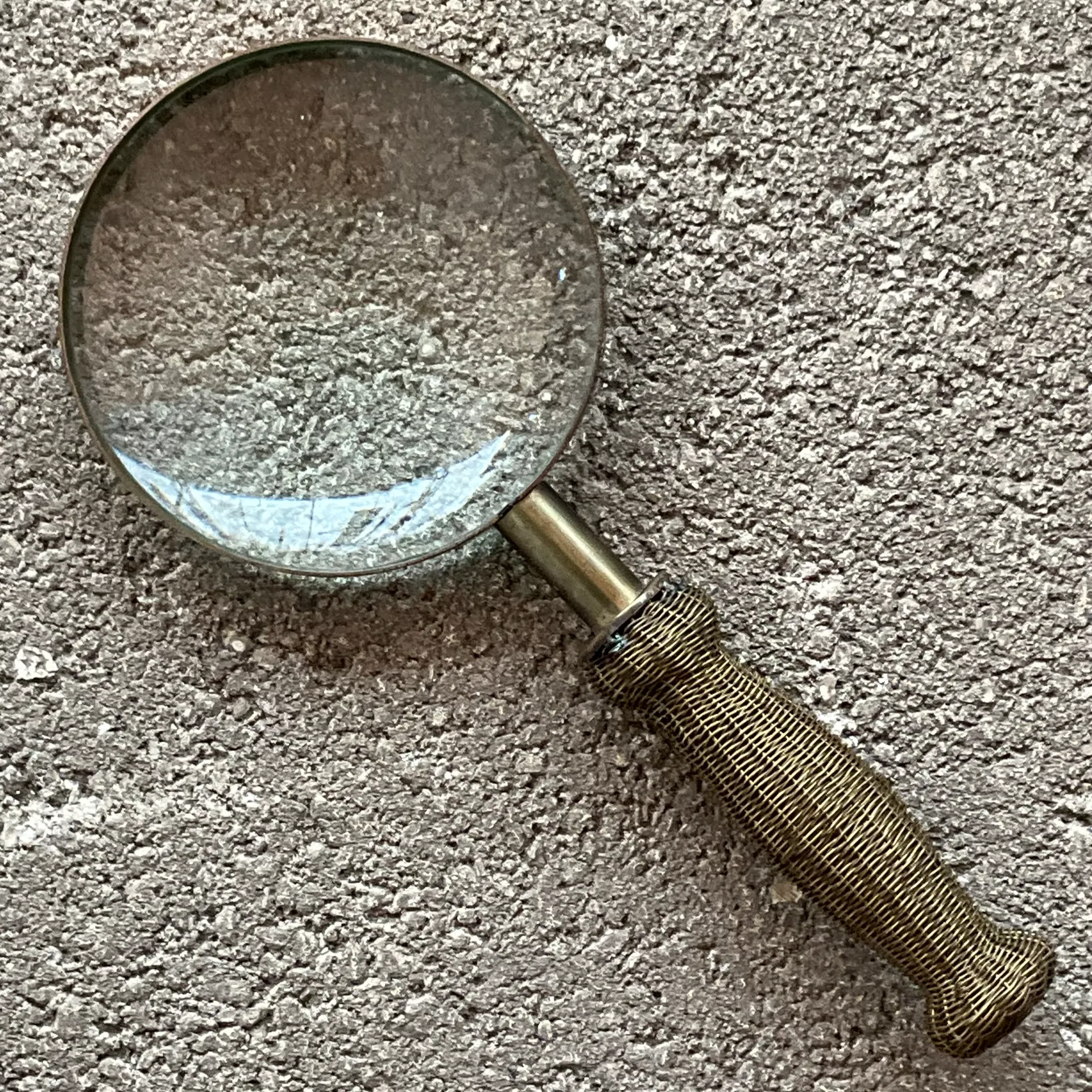 Vintage Woven Magnifying Glass  - Top view