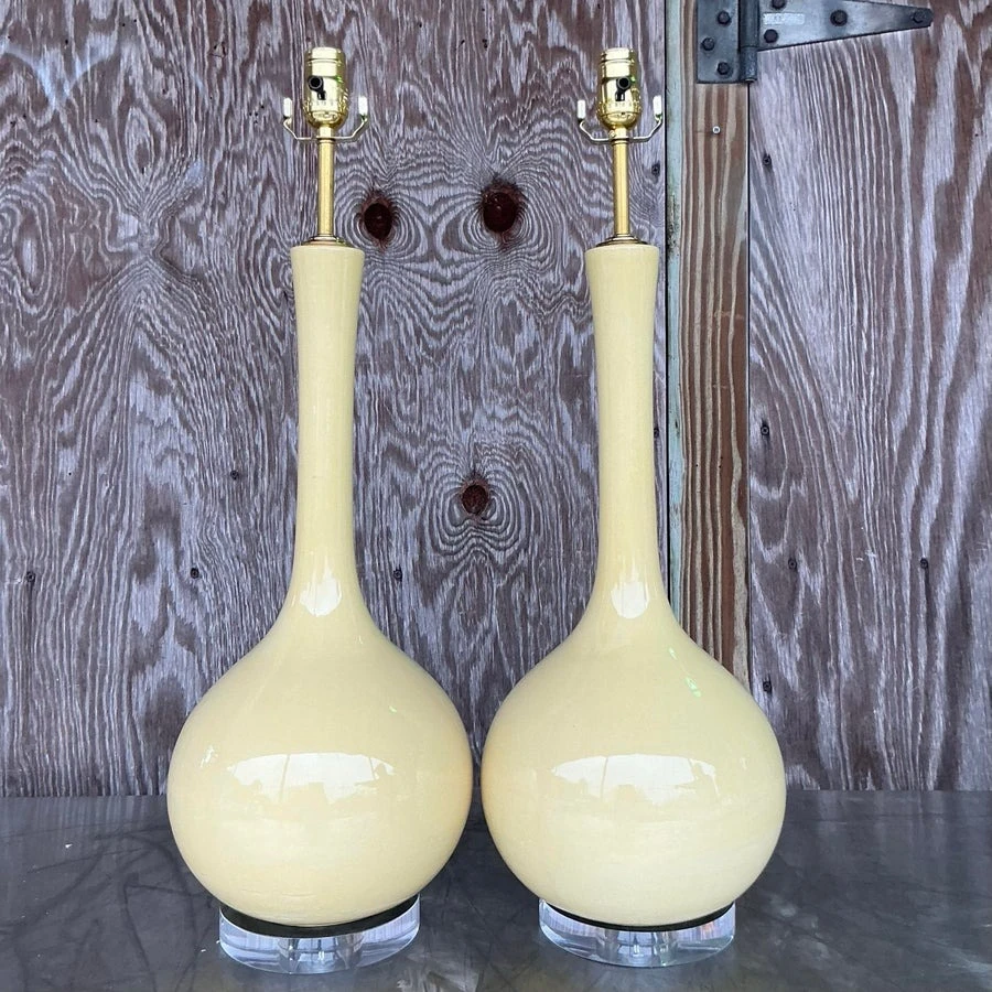 Vintage Mid-Century Modern Glazed Ceramic Gourd Lamps - a Pair - Detail view