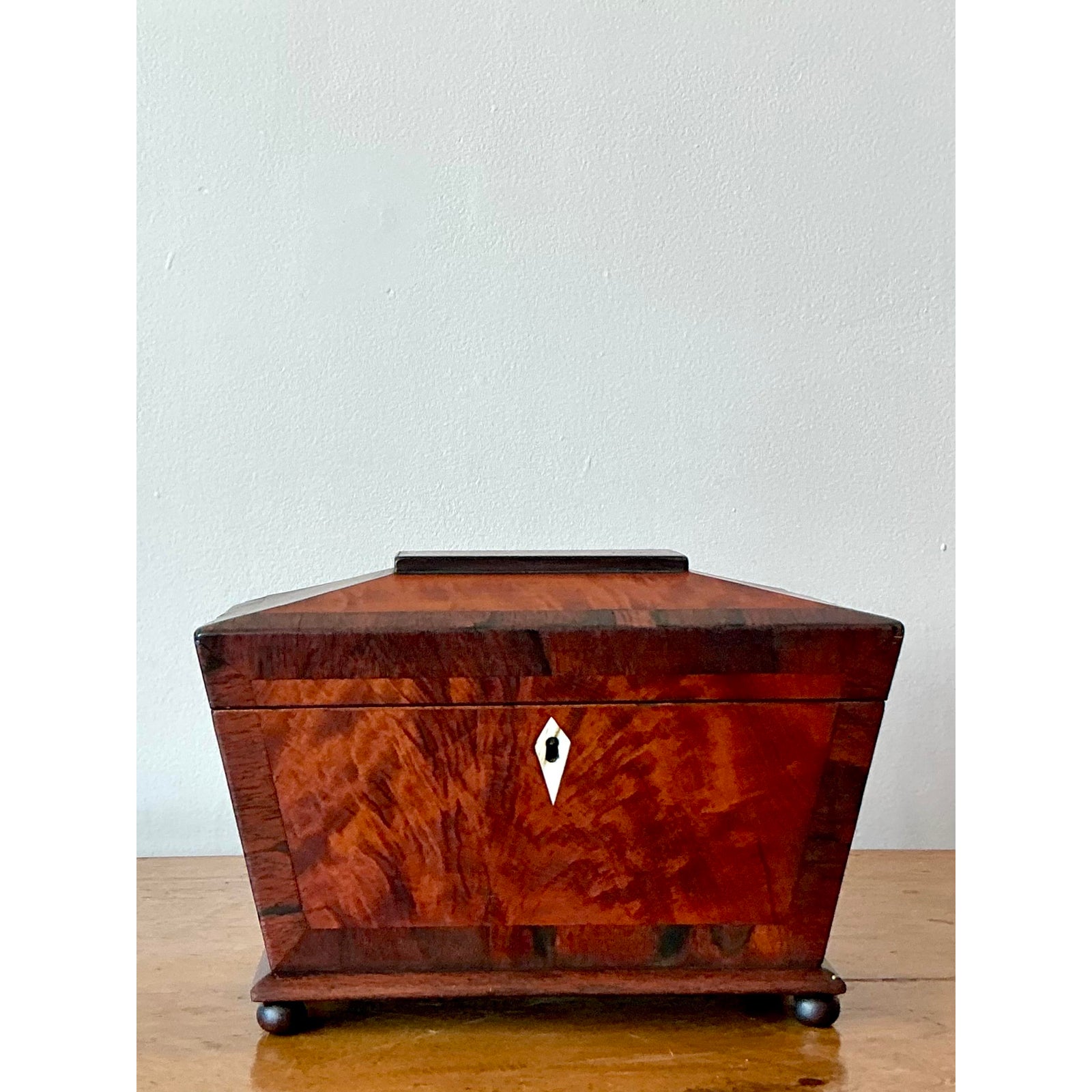 Vintage Boho 19th Century Burl Wood Box - Detail view