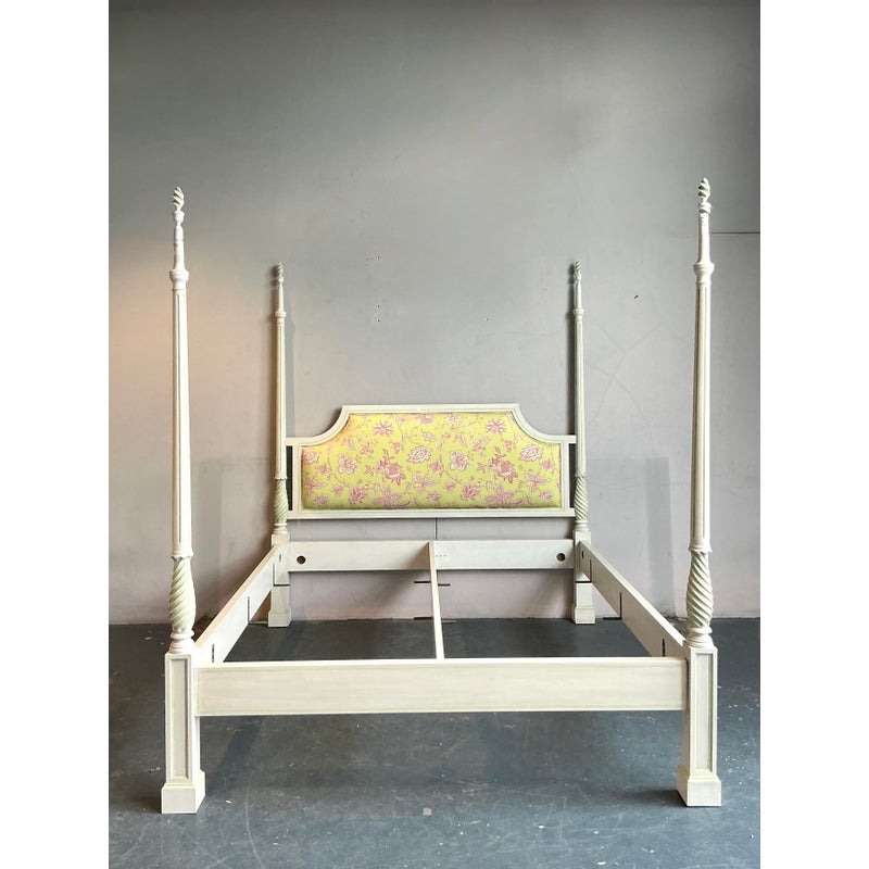Vintage Italian Patina Turned Wood Poster Bed - Detail view