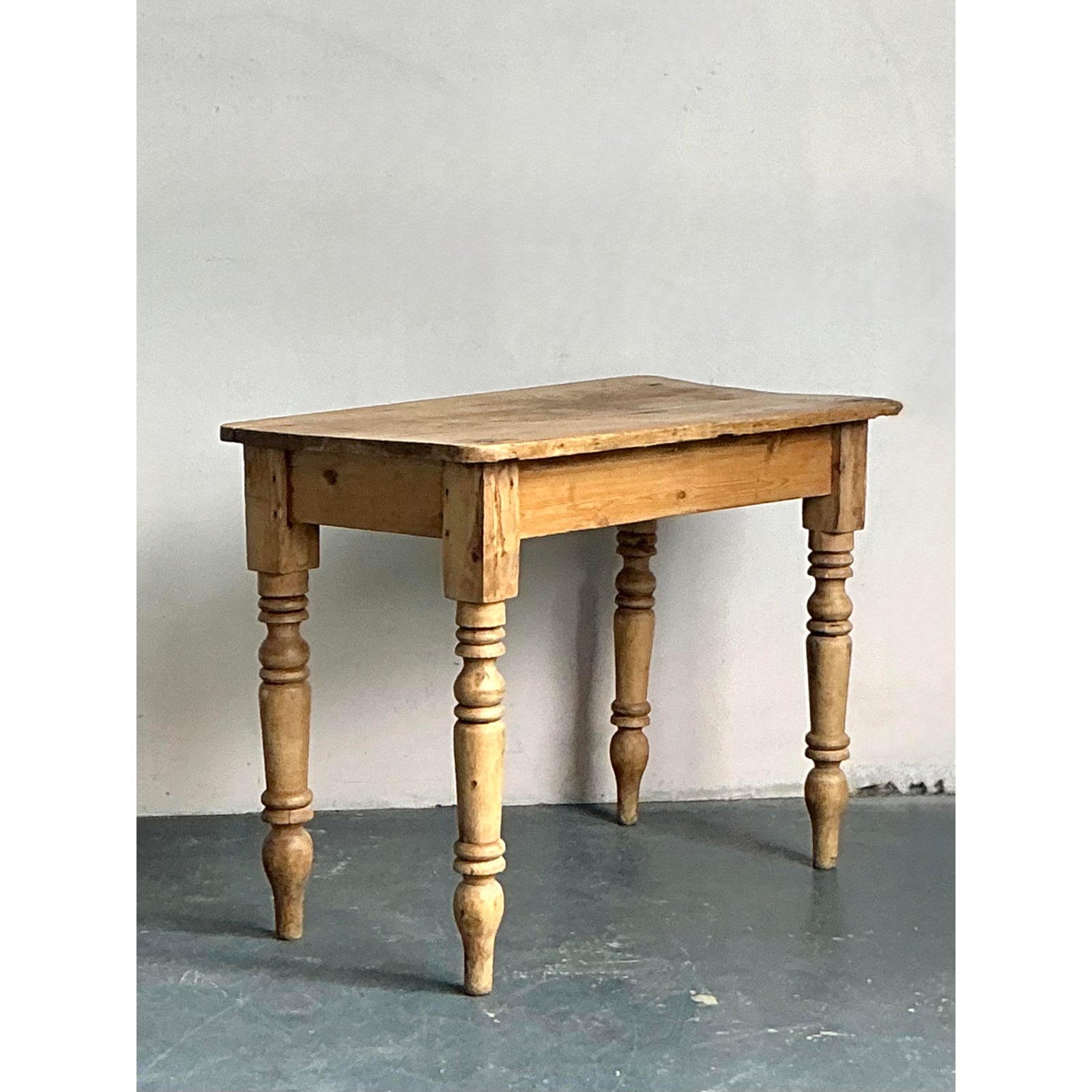 Farmhouse Vintage Boho Rustic Barn Wood Table - Detail view