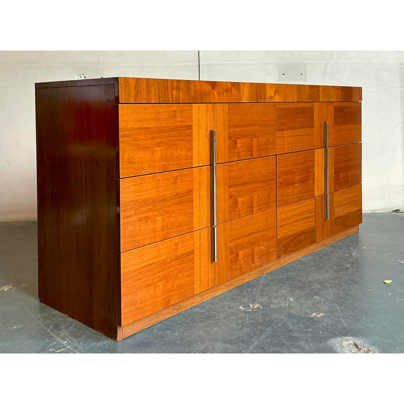 Vintage Italian Alf Burl Dresser - Detail view