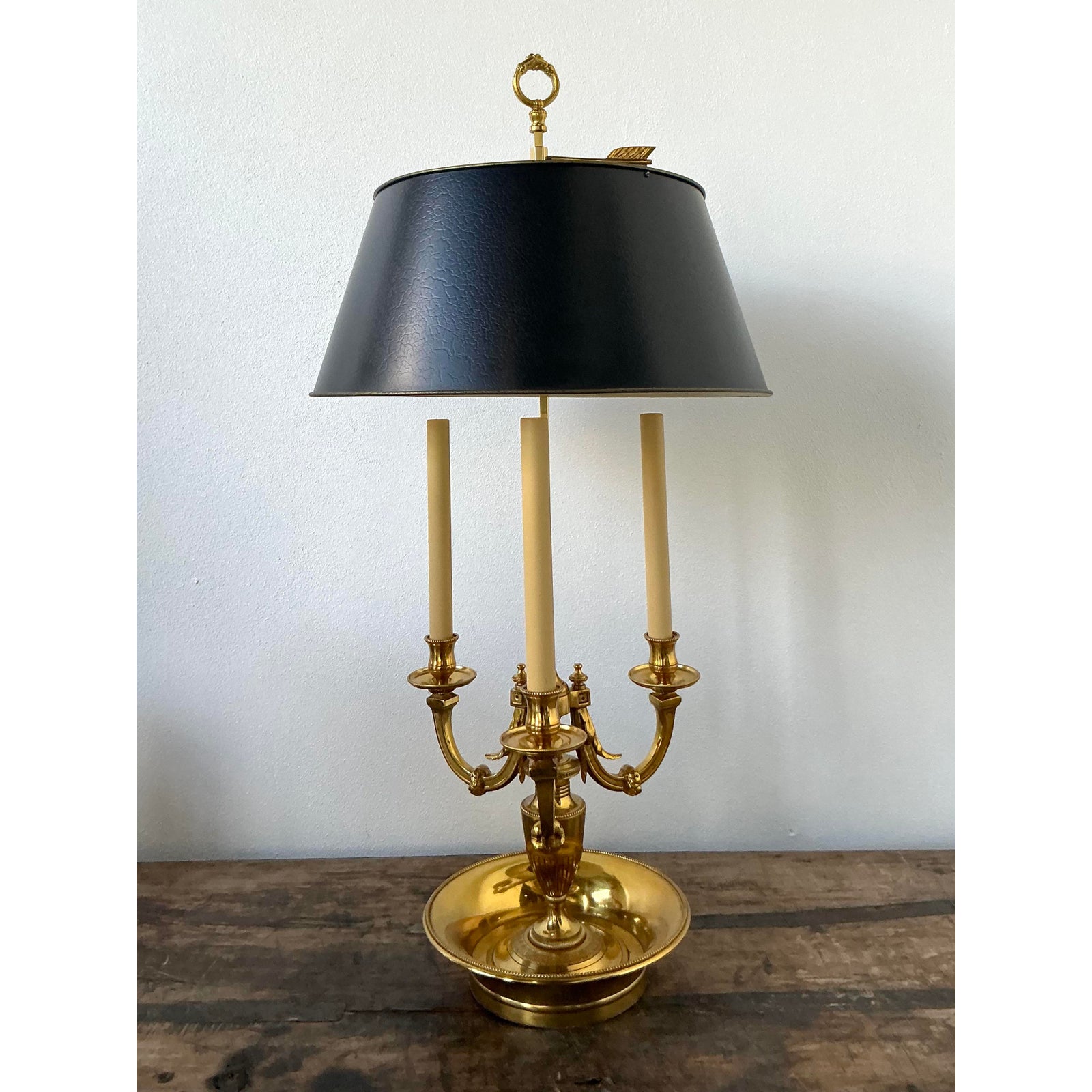Vintage Regency French Bouillotte Three Arm Lamp - Detail view