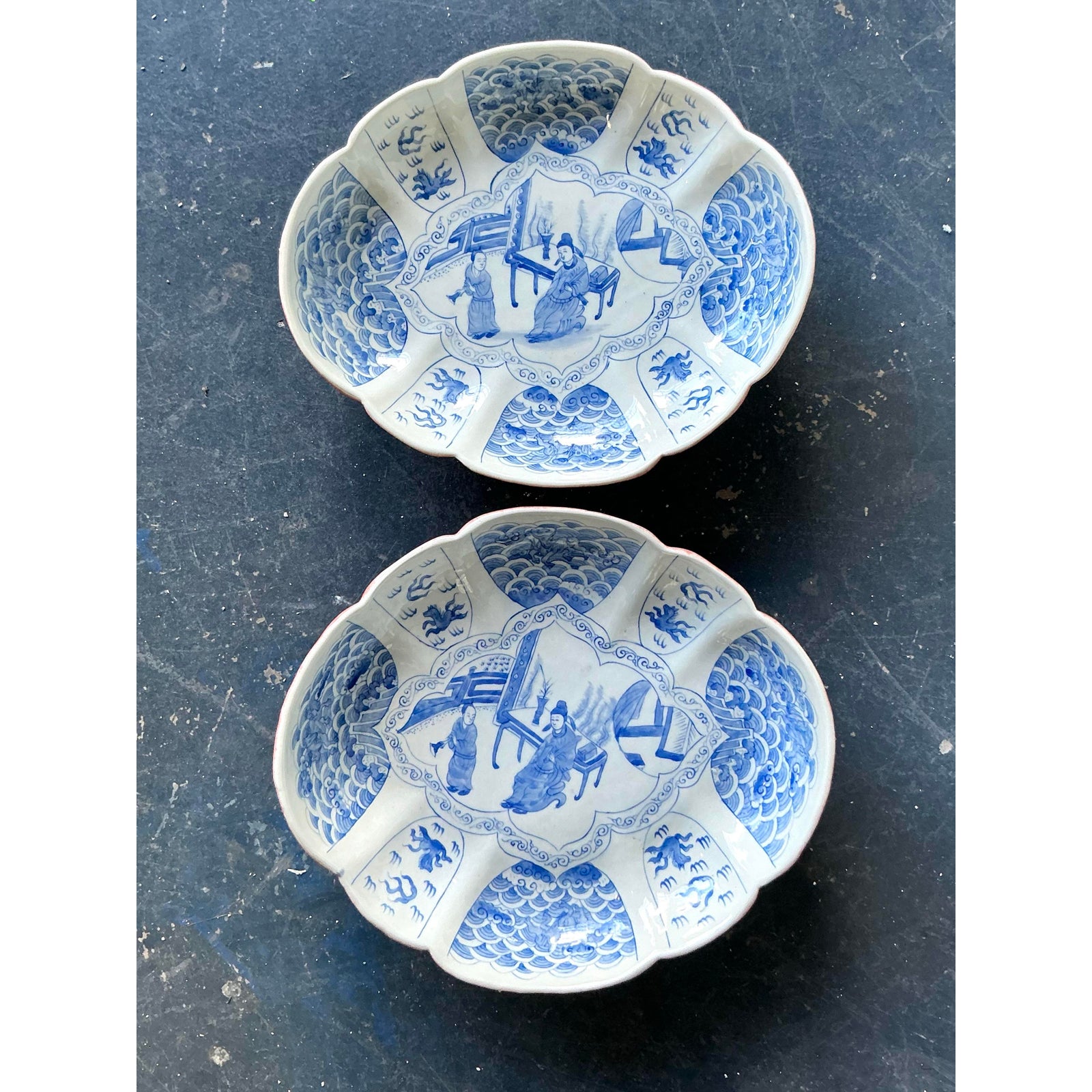 Vintage Asian Scalloped Blue and White Bowl -a Pair - Back view