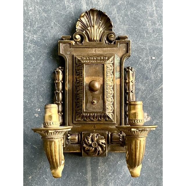 Vintage Boho Empire Bronze Wall Light Sconce - Detail view
