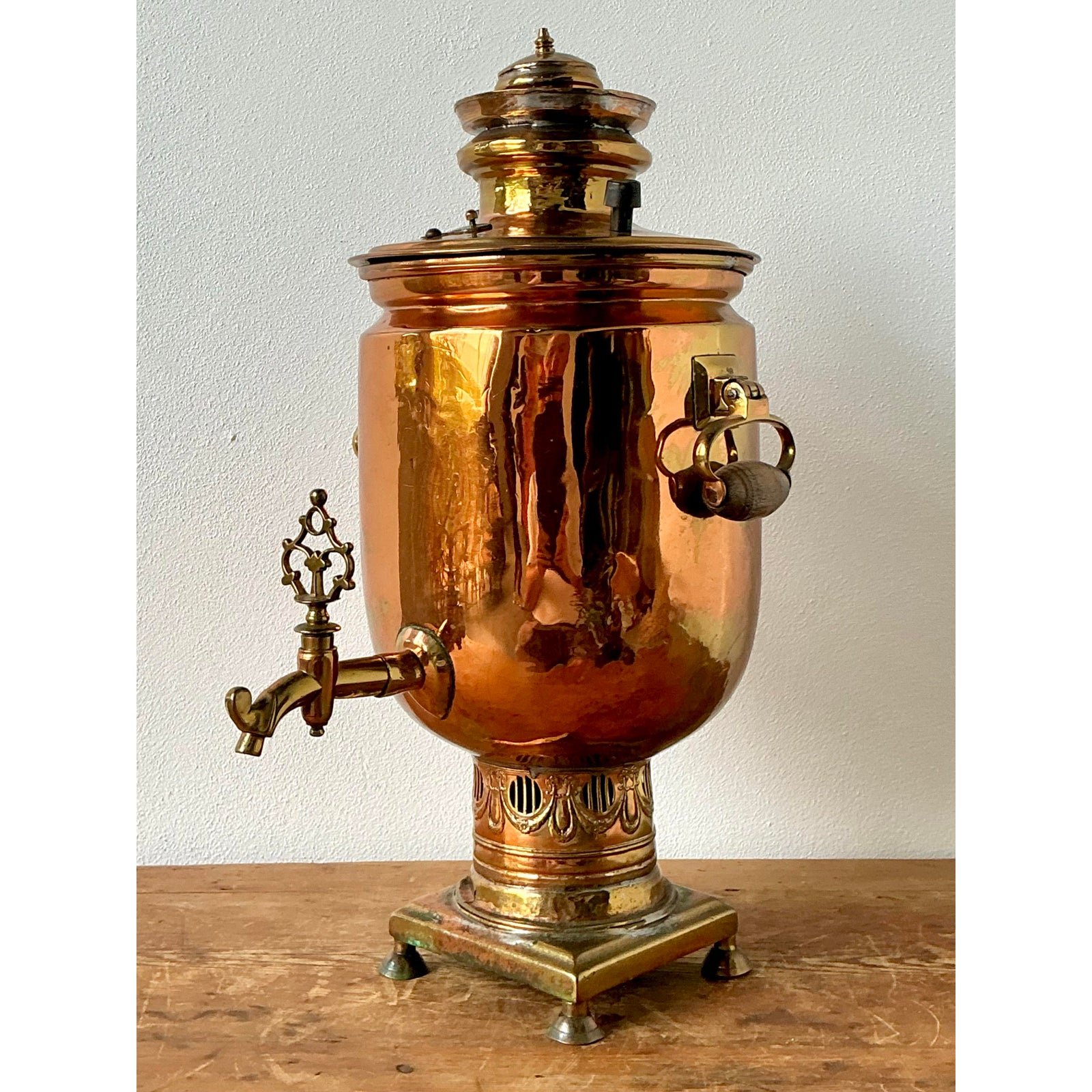 Vintage Swag Copper Samovar - Detail view