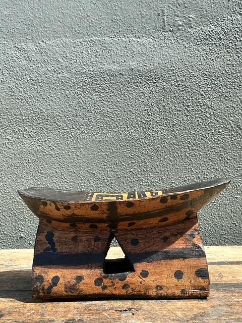 Vintage Brazilian Hand Painted Head Rest - Detail view
