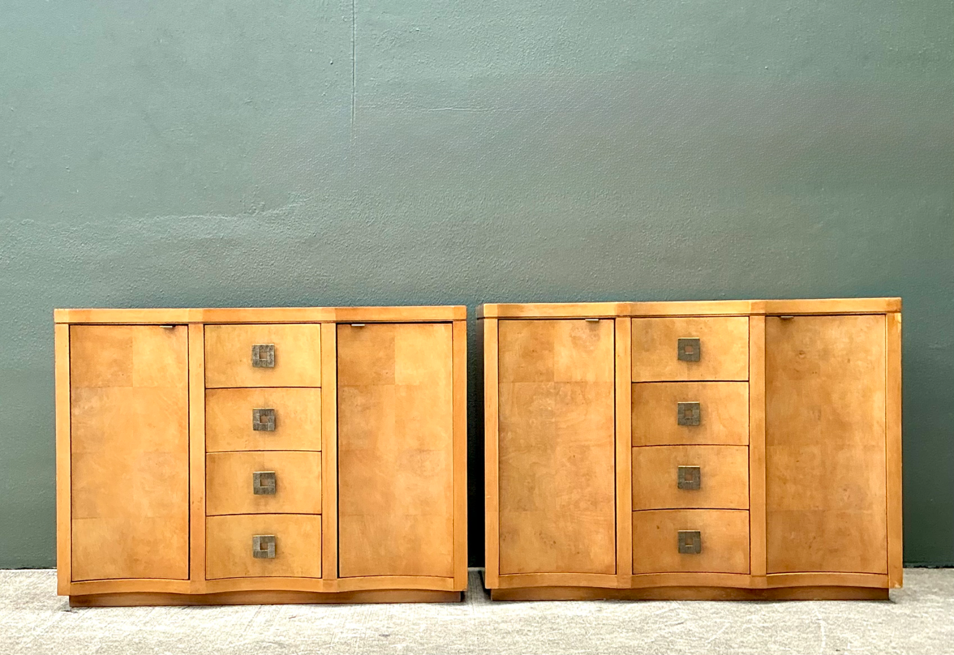 Vintage Deco Burl Wood and Metal Chest Of Drawers - A Pair - Detail view