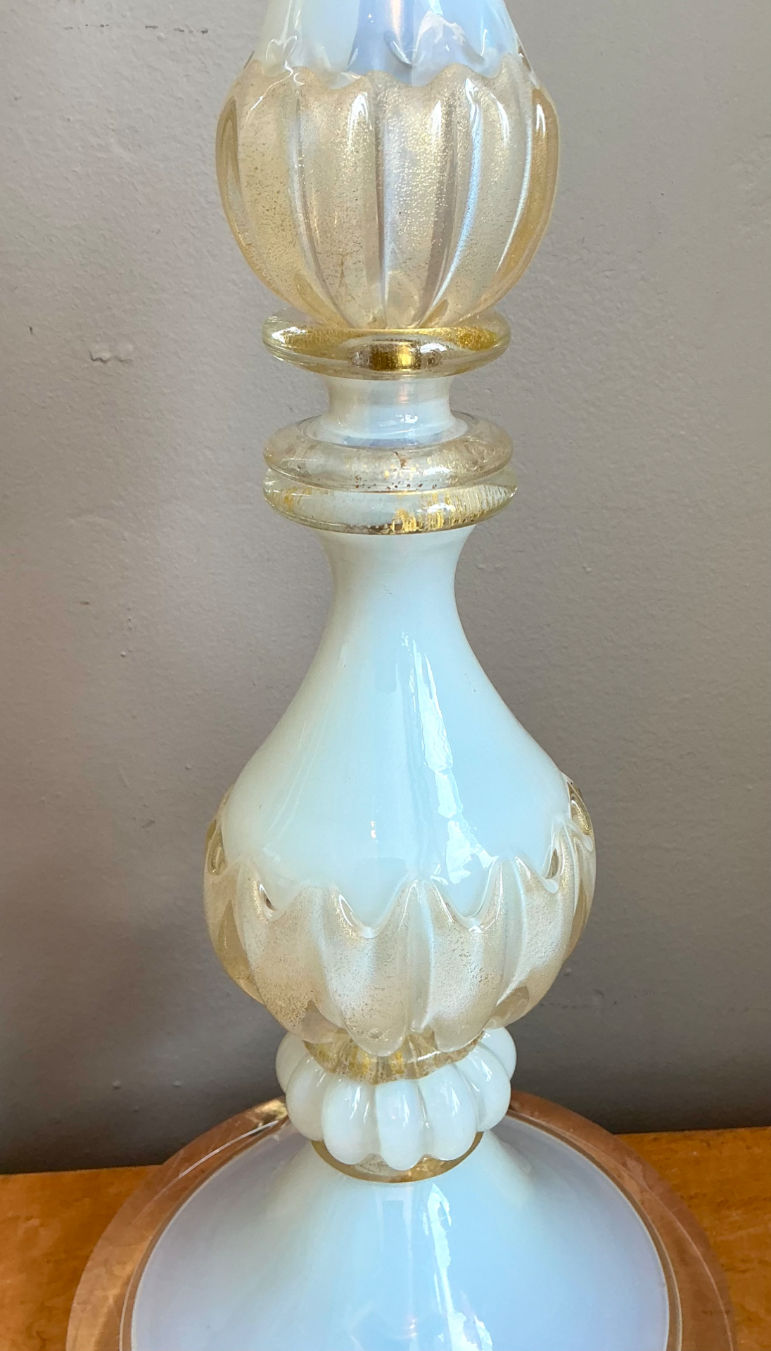 Vintage Murano Opalescent Glass and Lucite Table Lamp - Top view