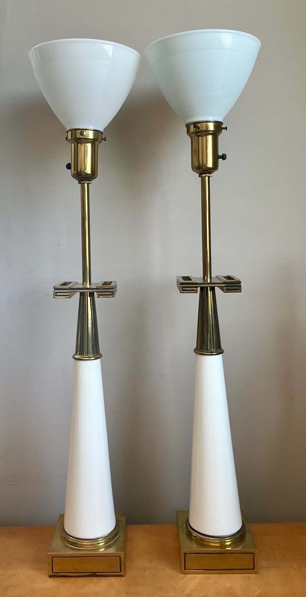 Vintage Tommi Parzinger For Stiffel Greek Key Brass Lamps - A Pair - Top view