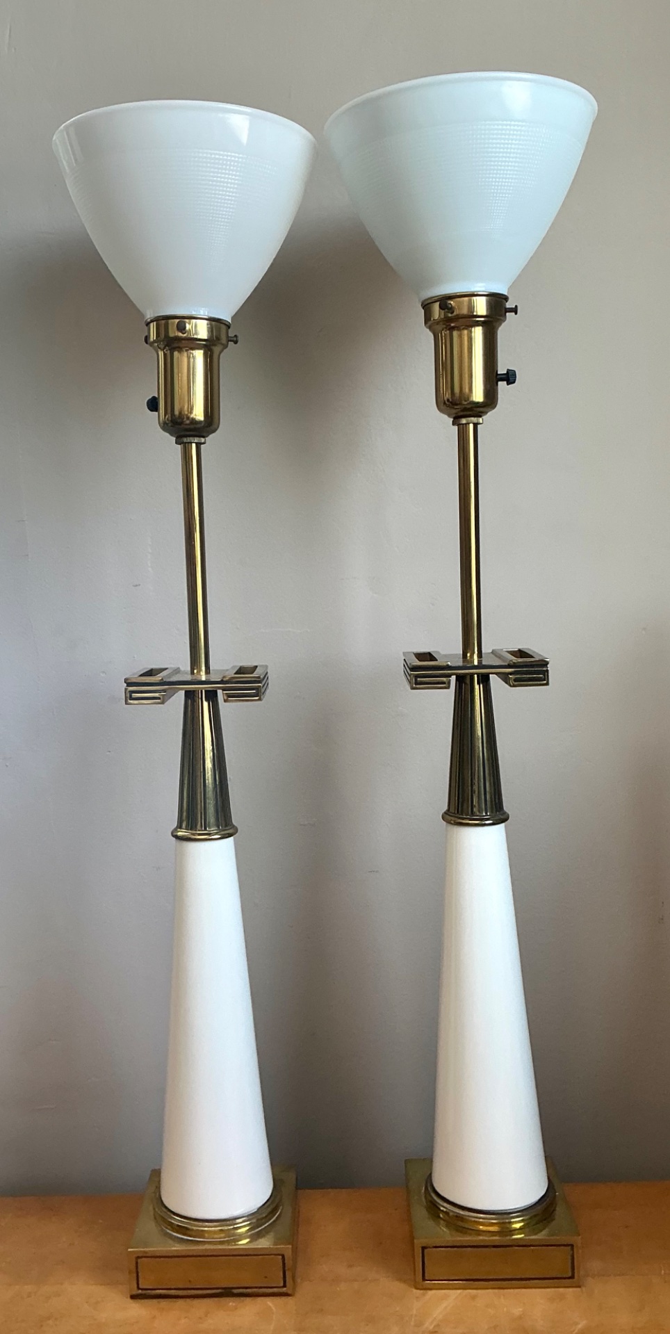 Vintage Tommi Parzinger For Stiffel Greek Key Brass Lamps - A Pair - Top view
