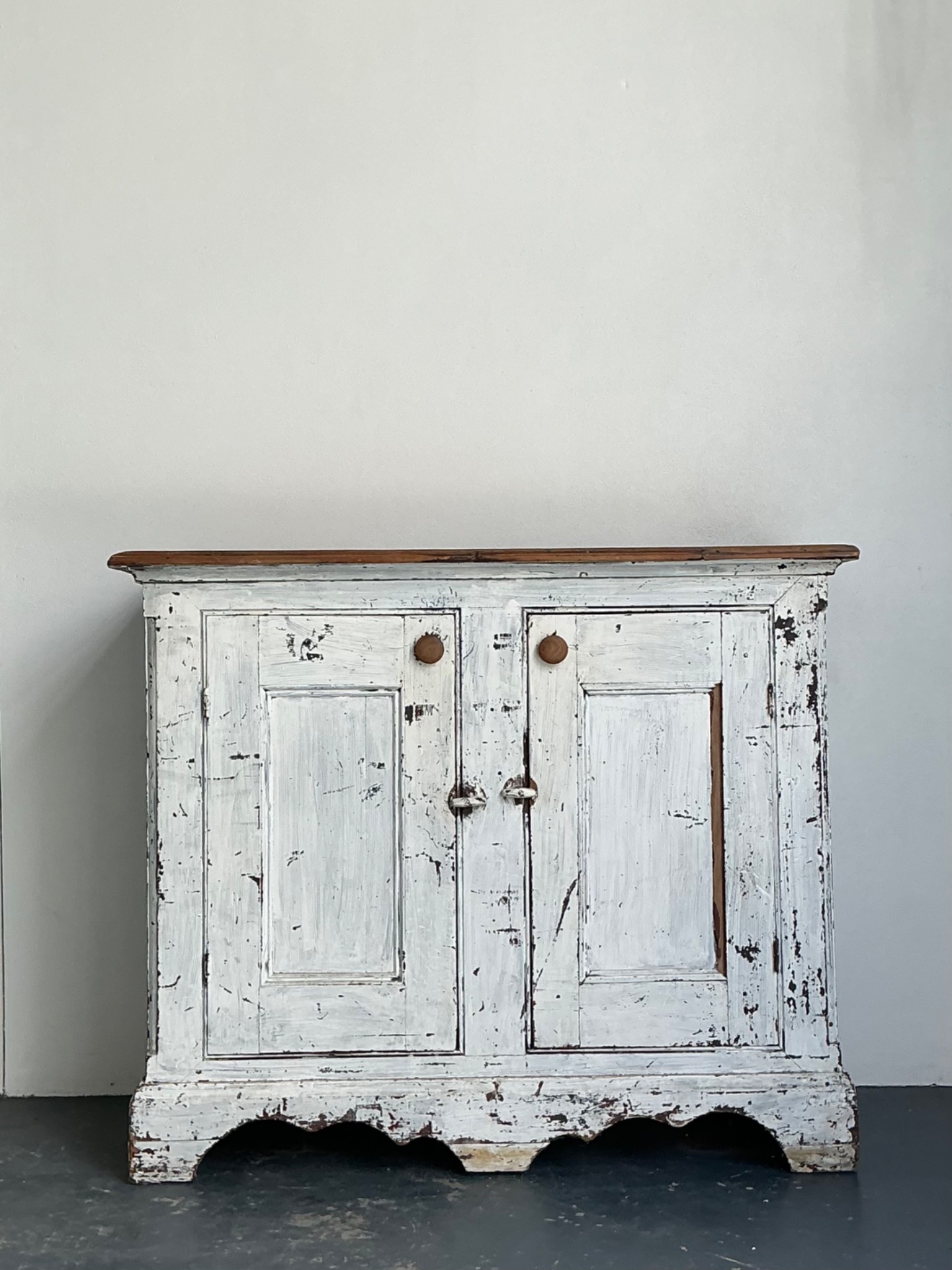 Antique White Distressed Wooden Primitive Sideboard - Top view
