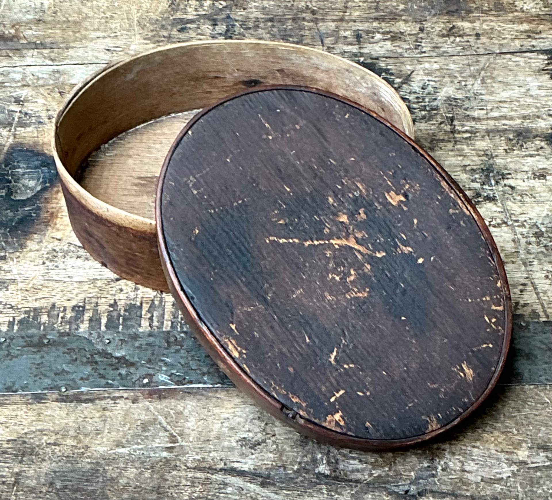 Vintage Rustic Shaker Style Wooden Oval Box - Back view