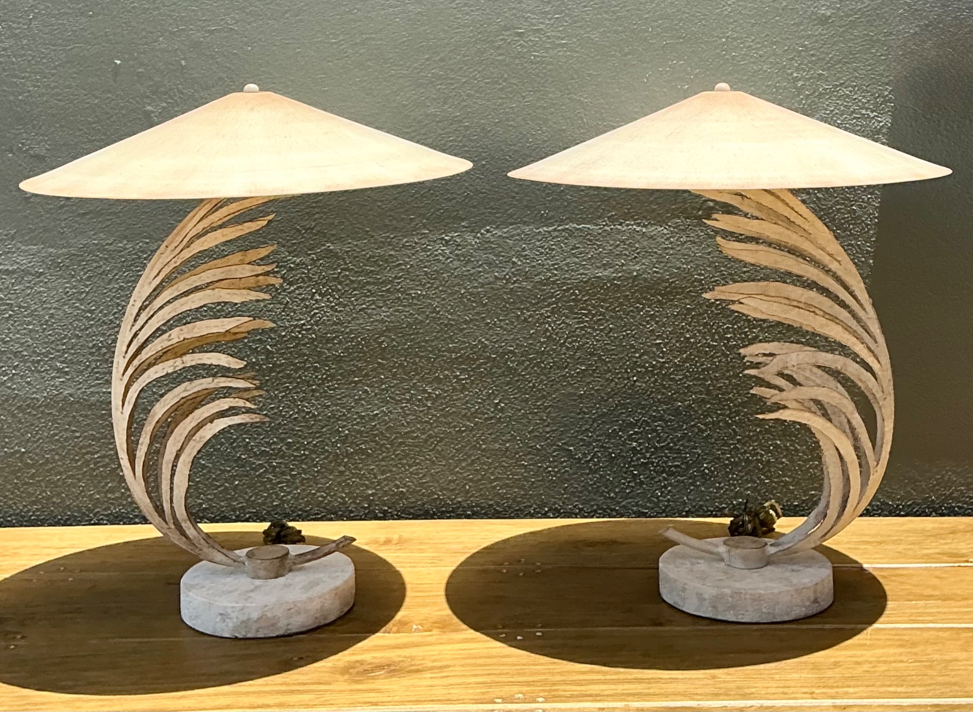 Vintage Michael Taylor Palm Frond Table Lamps - Pair - Detail view