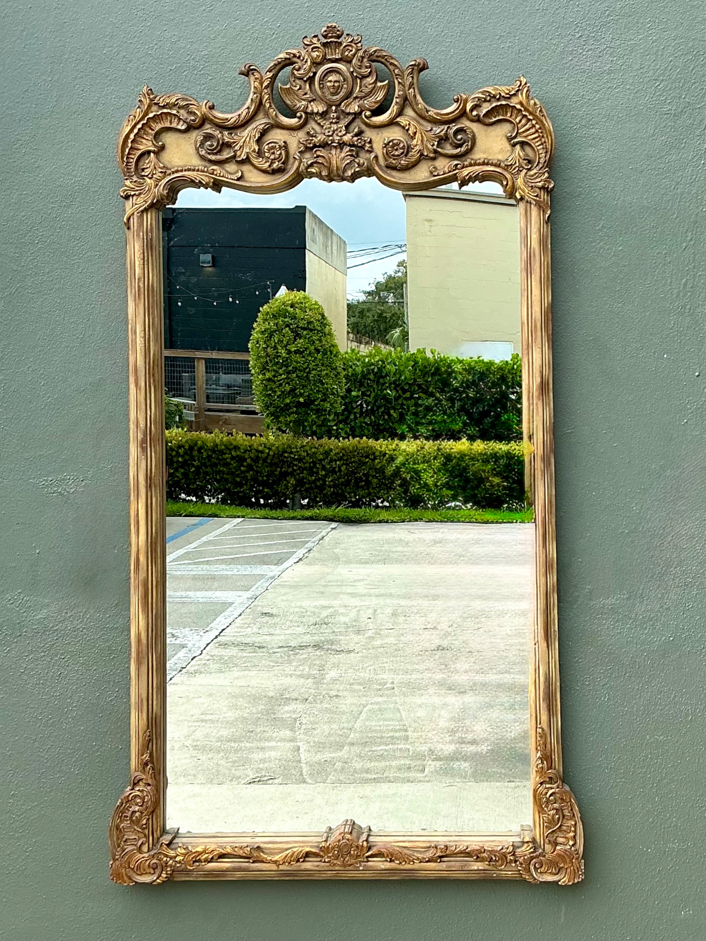 Vintage LaBarge Rococo Style Gold Frame Mirror - Detail view