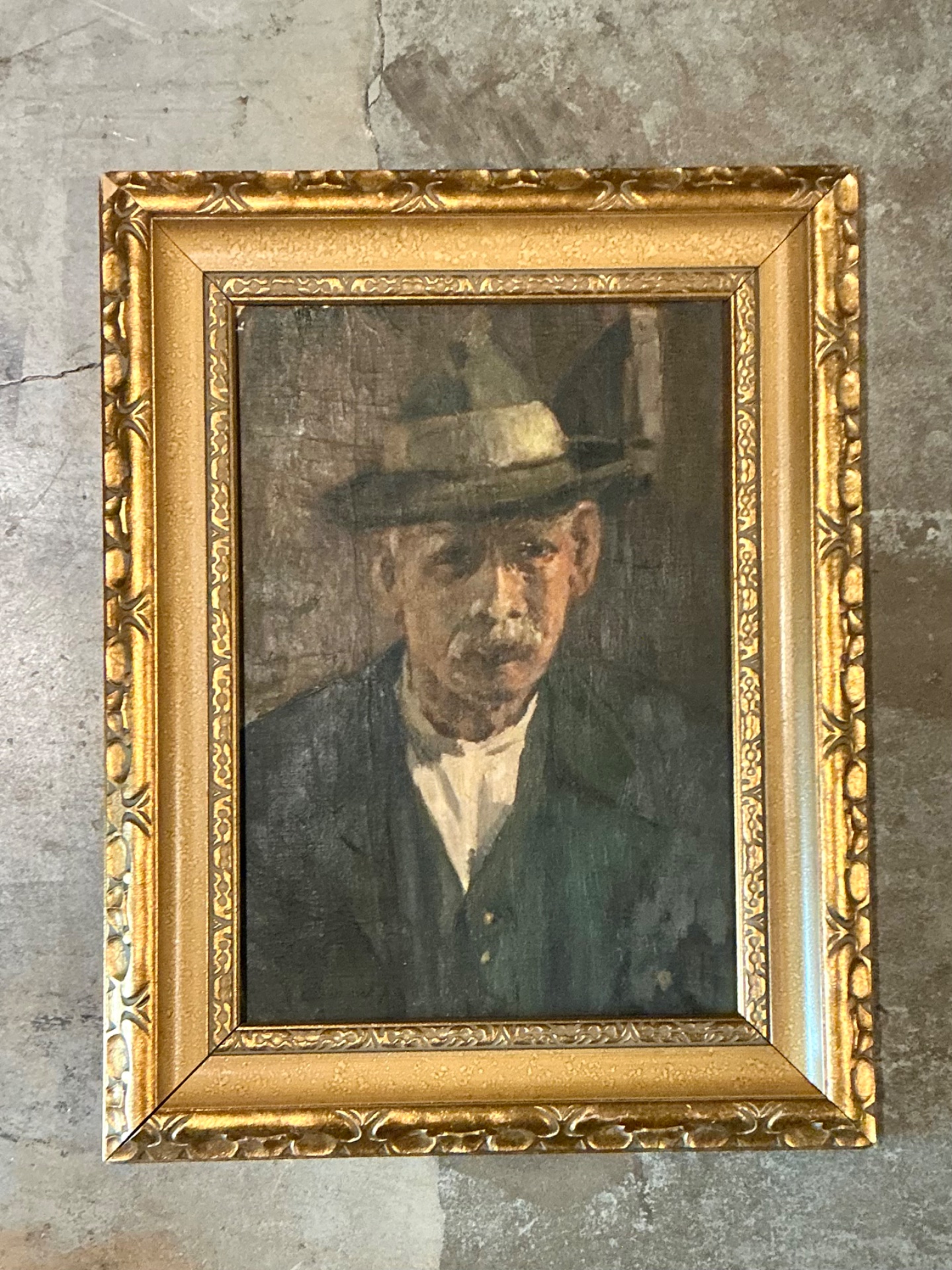Vintage Framed Oil Portrait on Canvas - Side view