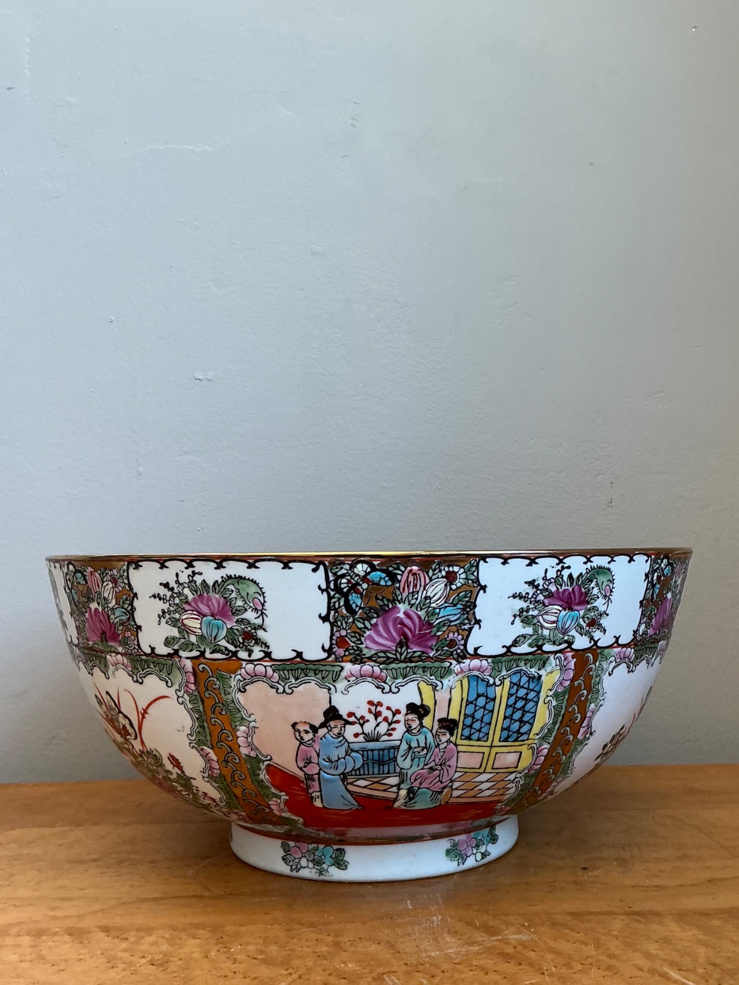 Qing Famille Rose Porcelain Decorative Bowl - Top view