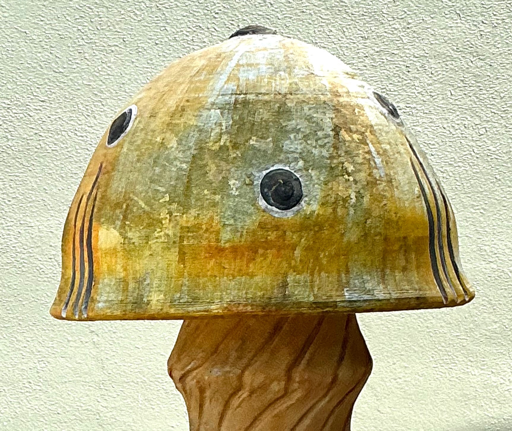 Vintage Distressed Garden Mushroom Statue - Detail view