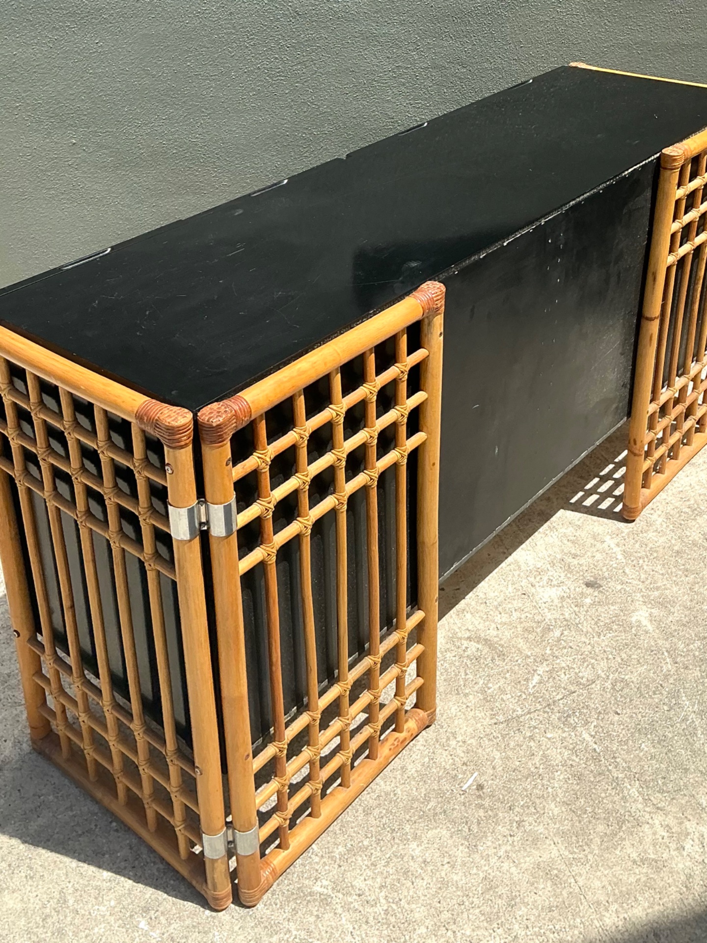 Vintage Rattan and Lacquered Wood Sideboard - Detail view