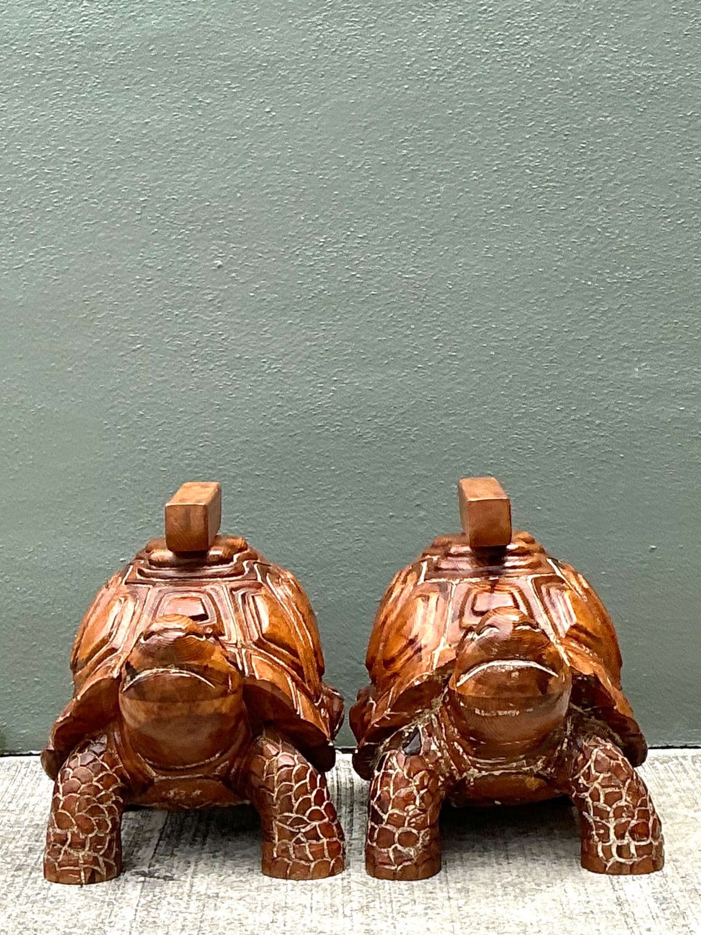 Vintage Carved Wood Turtle Coffee Table Pedestal - Top view