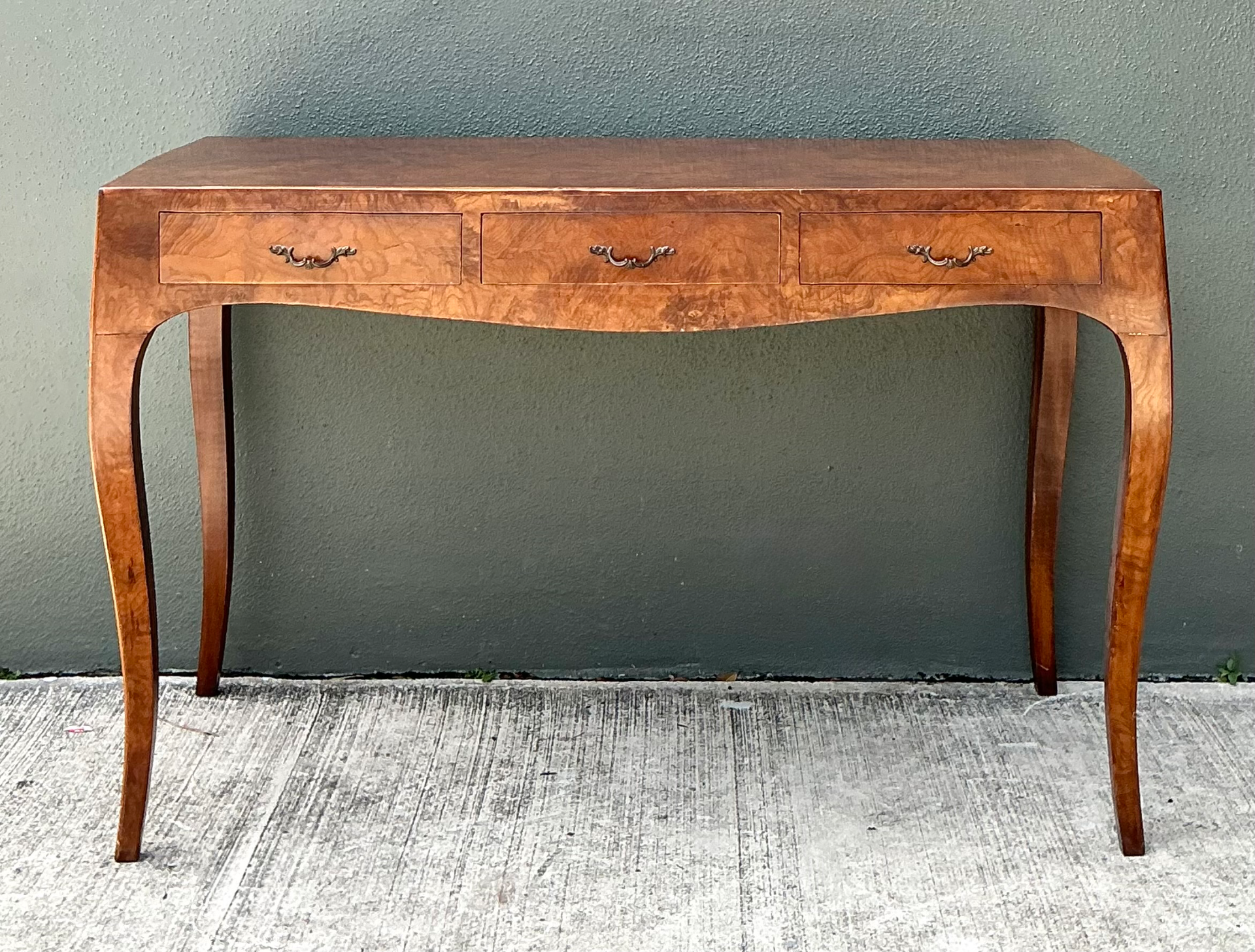 Vintage Italian Burl Wood Writing Desk - Detail view
