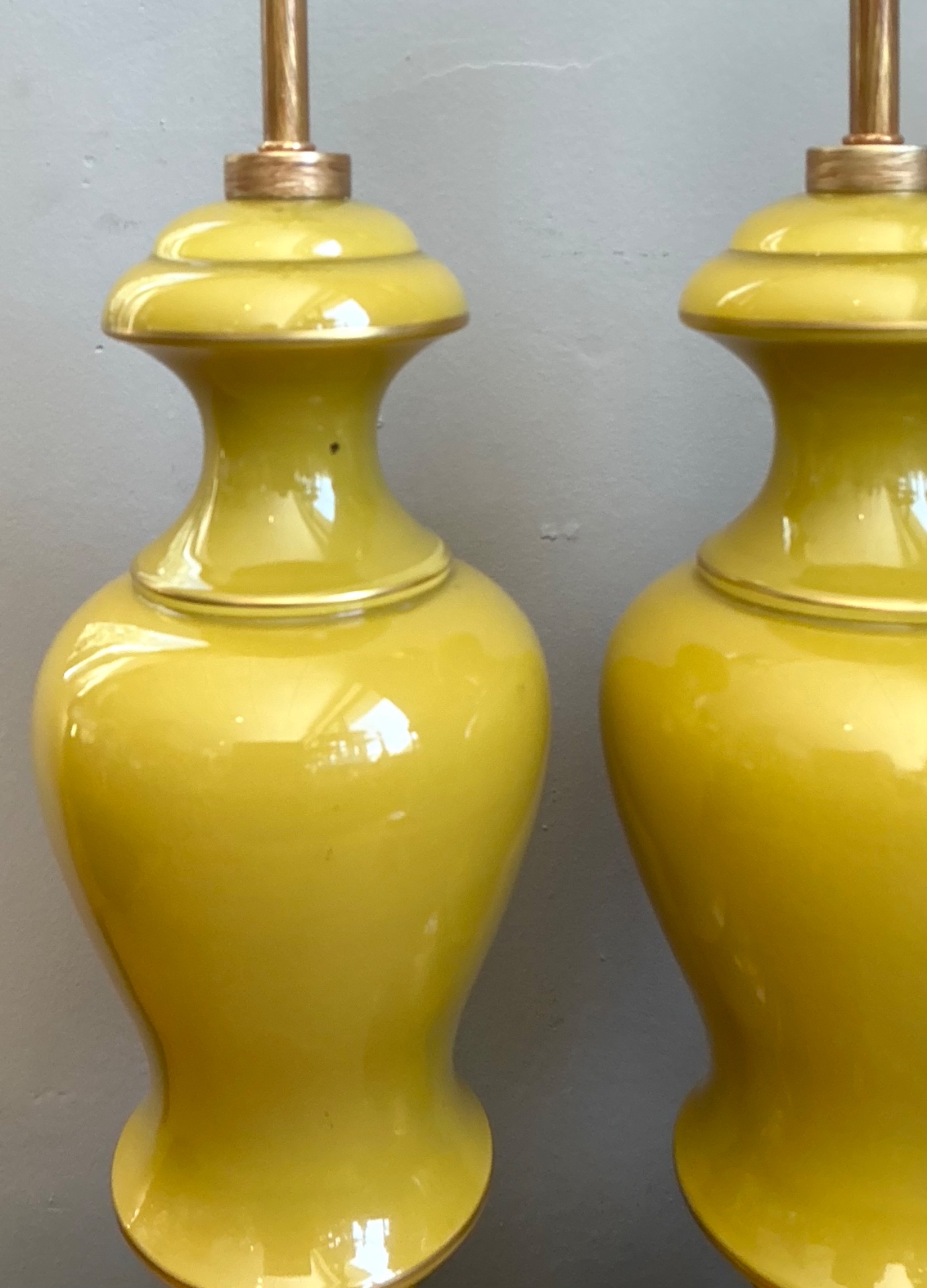 Vintage Gilt Tipped Painted Glass Lamps - A Pair - Detail view