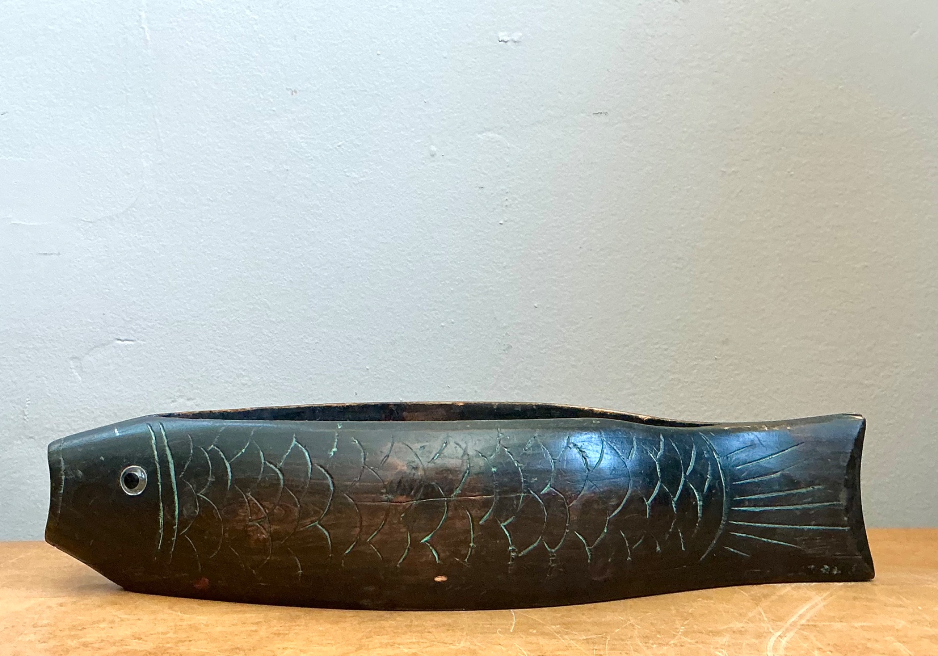 Vintage Carved Wood Fish Bowl - Back view