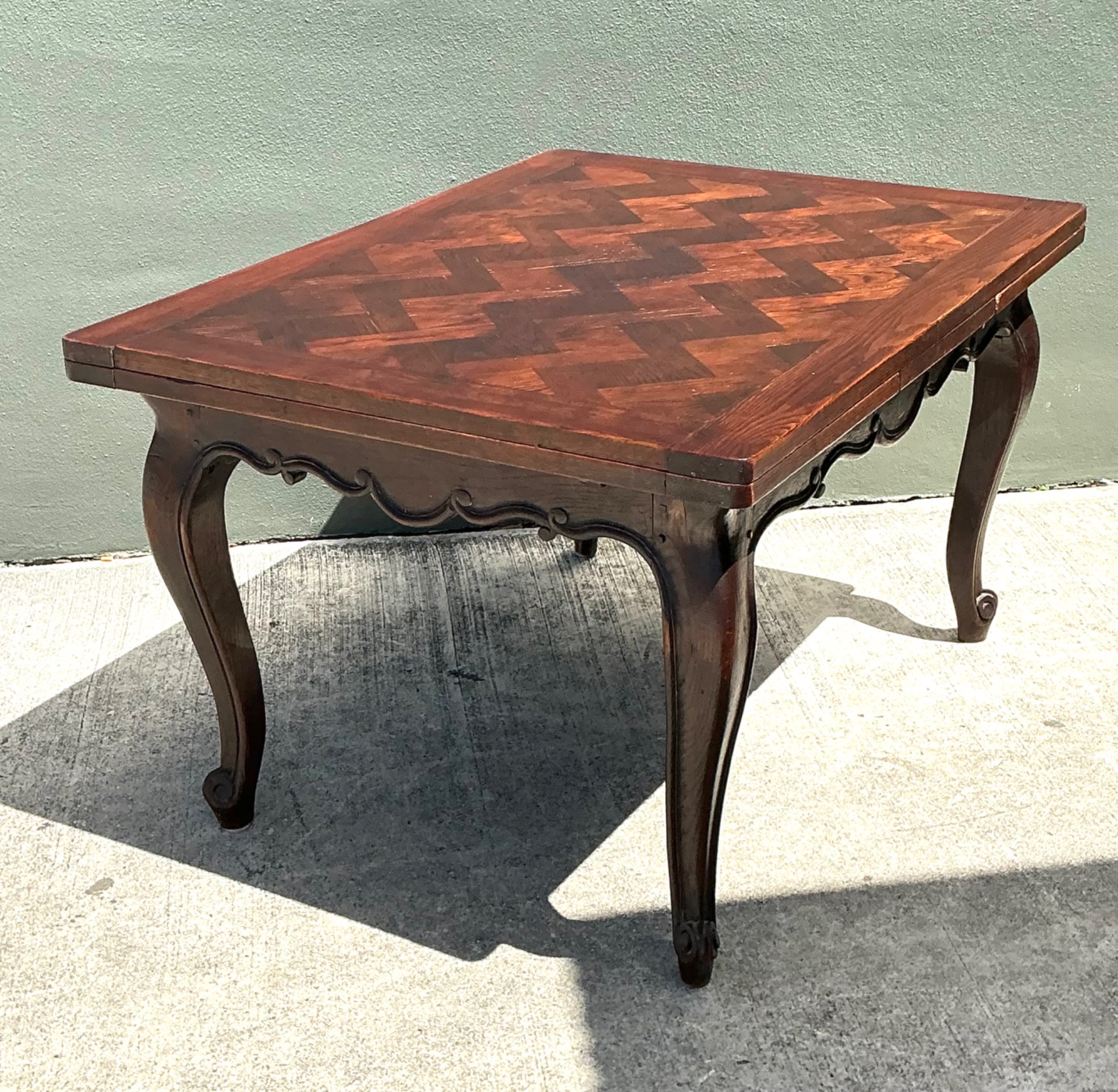 Vintage Herringbone Extendable Dining Table - Detail view