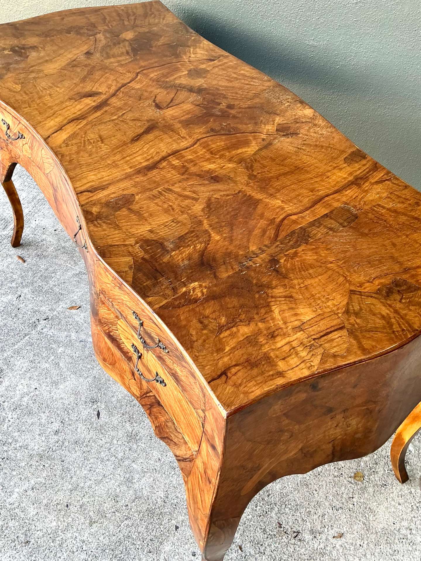 Vintage Italian Burl Wood Writing Desk - Detail view
