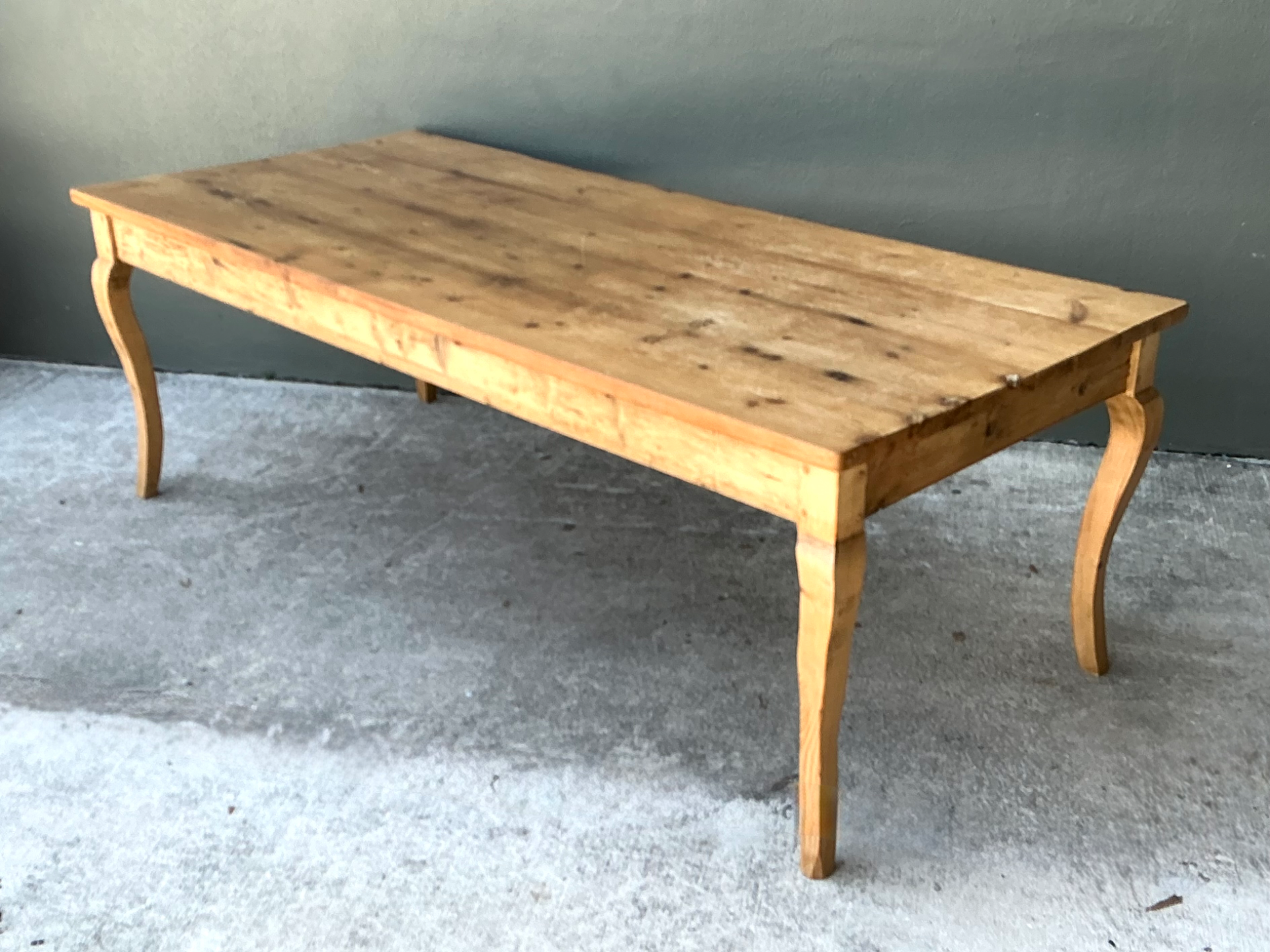 Vintage Rustic Pine Plank Farm Table - Detail view