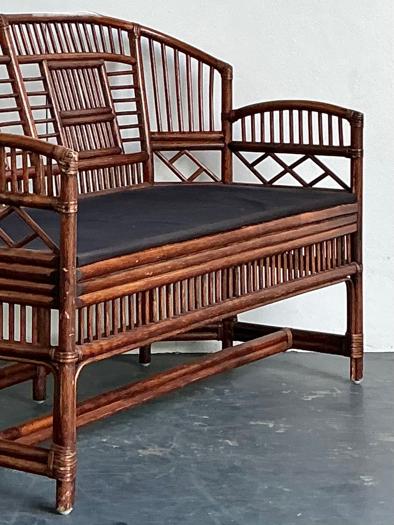 Vintage Brighton Pavillon Rattan Settee - Detail view