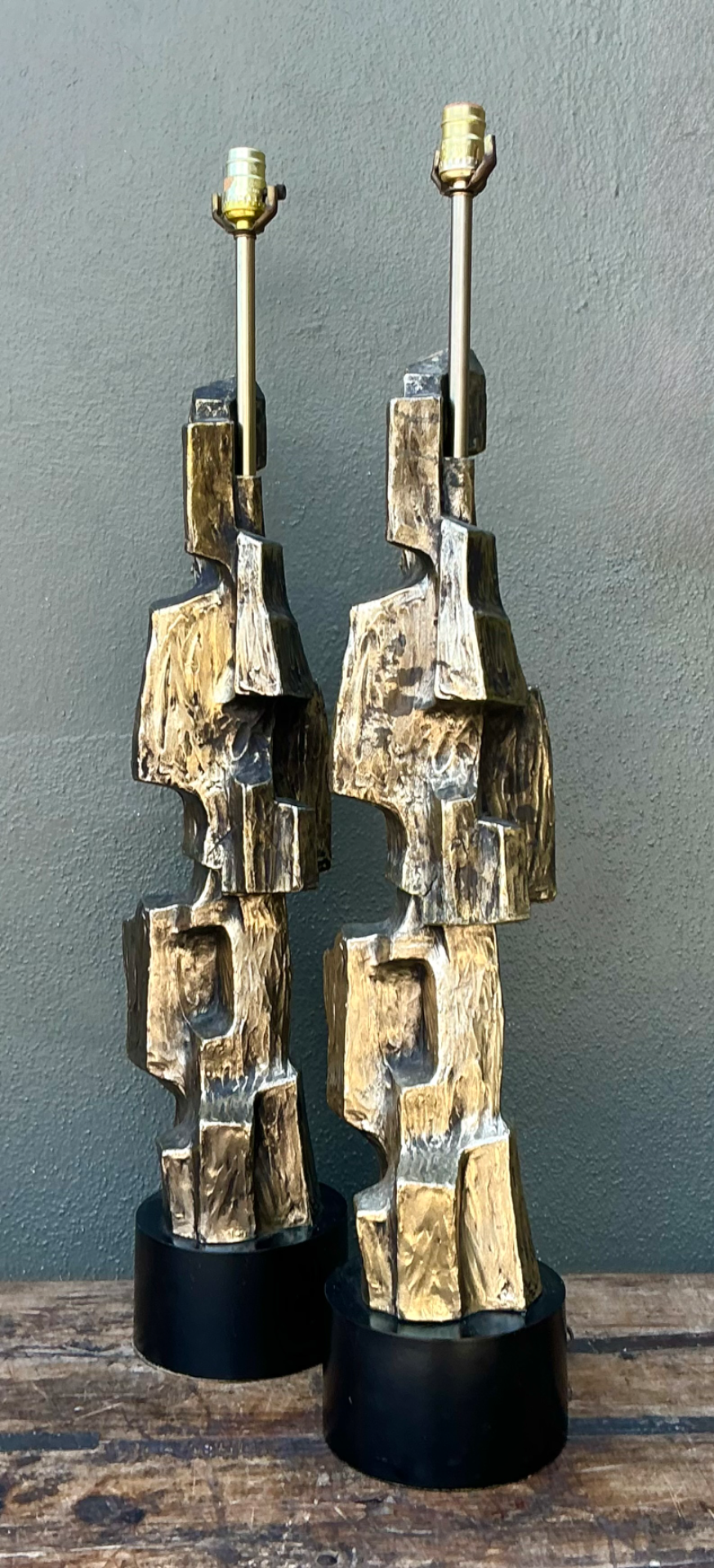 Vintage Brutalist Richard Barr For Laurel Lamps - Pair - Detail view