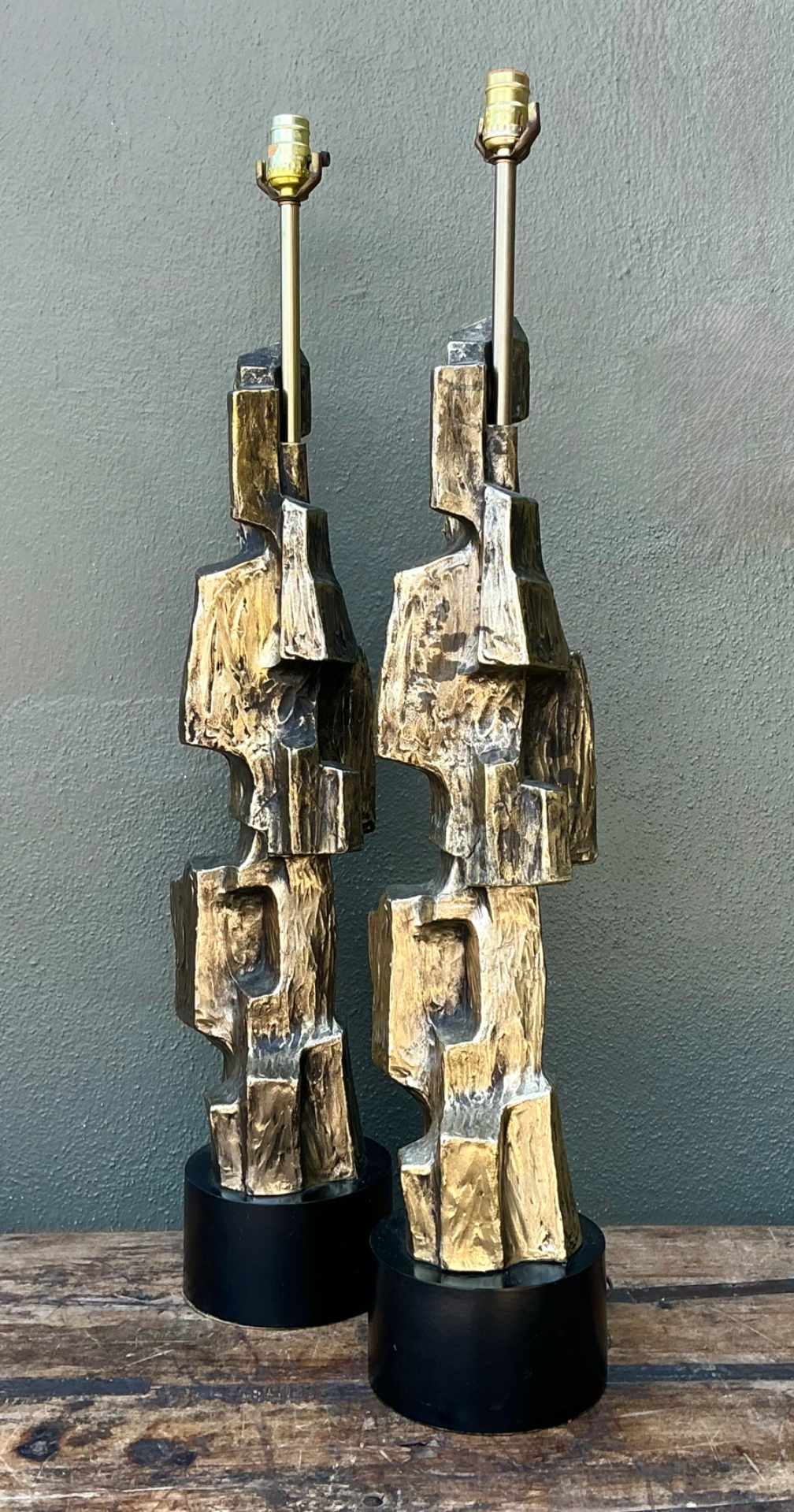 Vintage Brutalist Richard Barr For Laurel Lamps - Pair - Back view