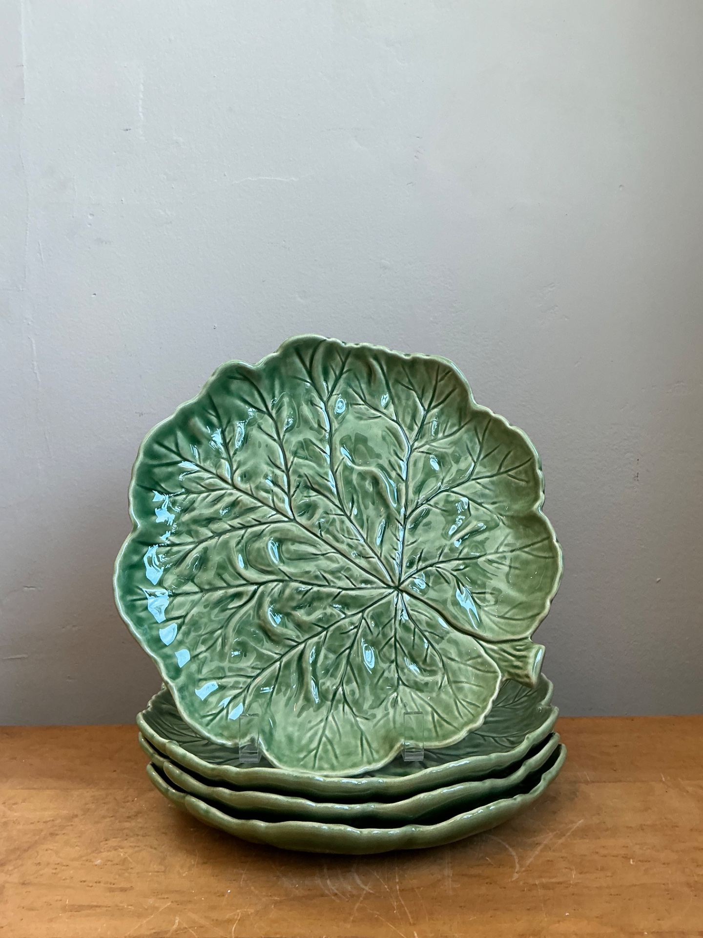 Vintage Bordallo Pinheiro Green Cabbage Leaf Plates - Set Of 4 - Detail view