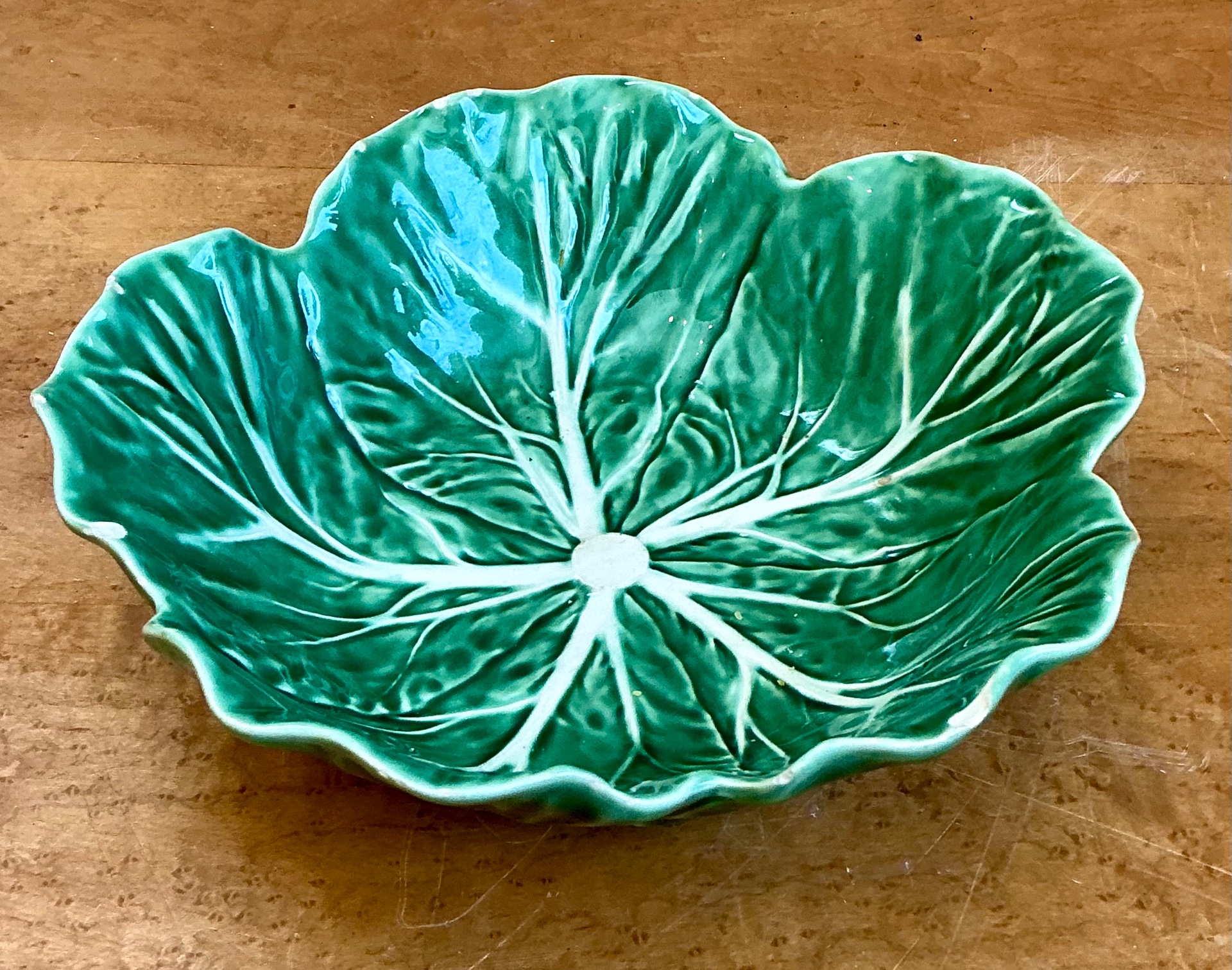 Vintage Bordallo Pinheiro Green Cabbage Leaf Bowl - Back view