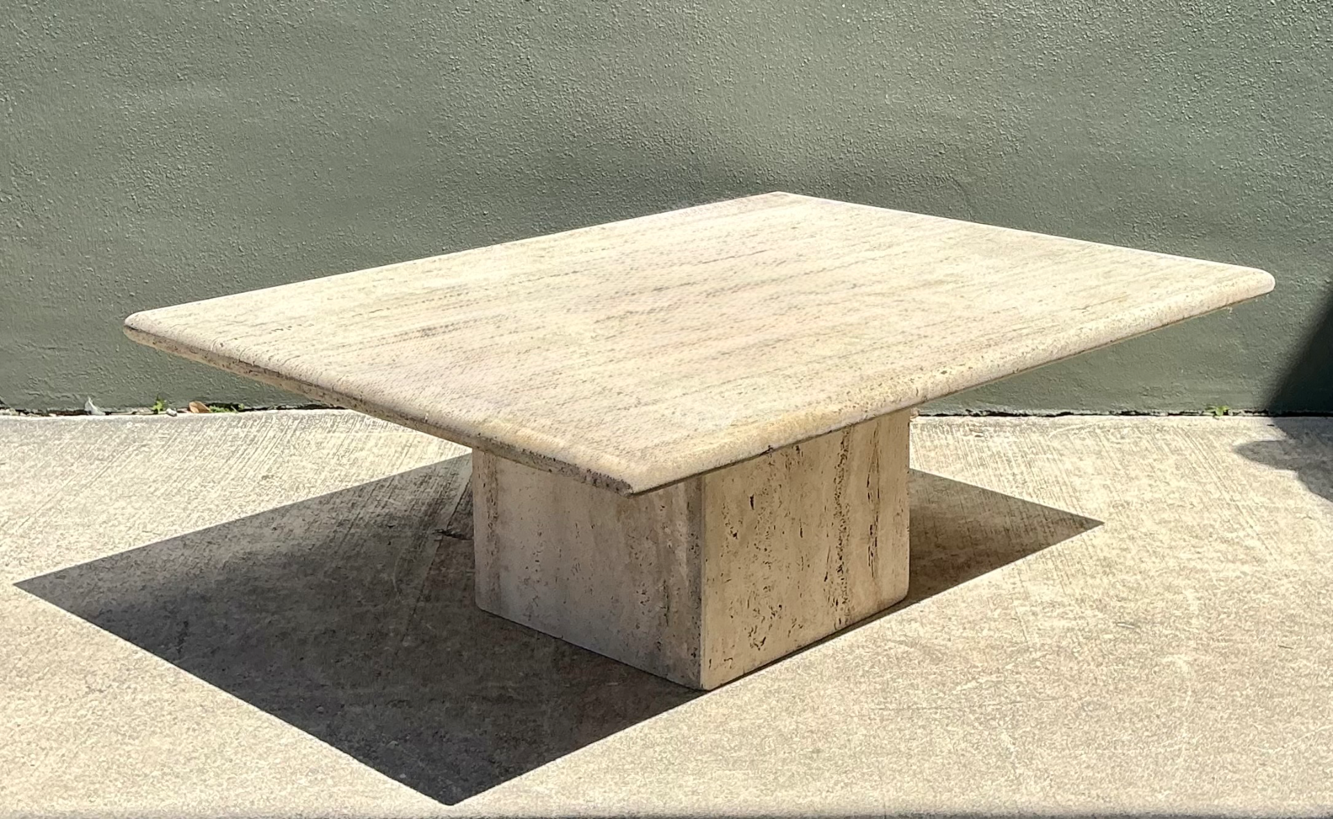 Vintage Italian Travertine Coffee Table - Detail view