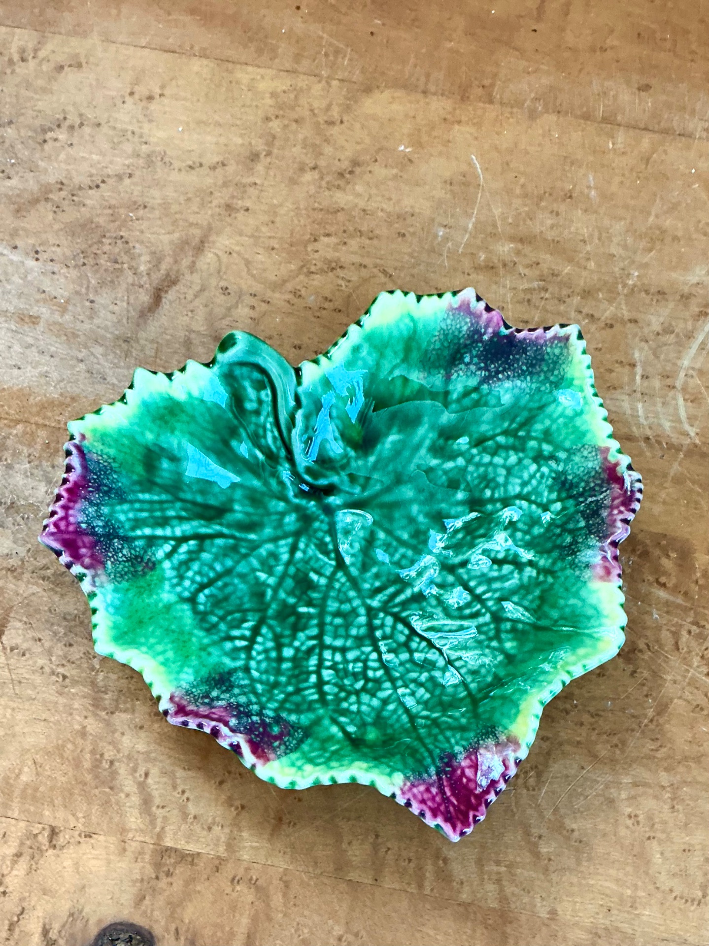 Vintage Bordallo Pinheiro Green Majolica Leaf Plates Trio - Side view