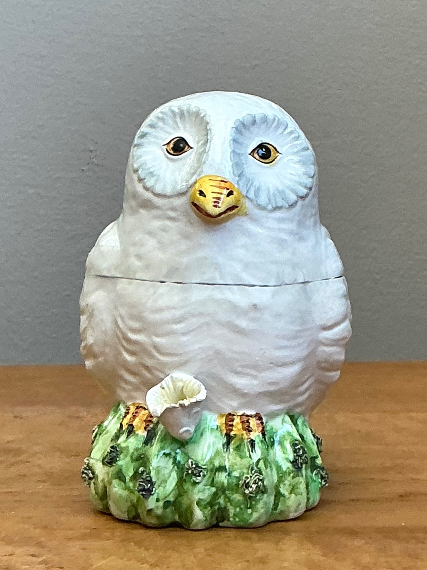 Vintage Italian Owl Ceramic Lidded Trinket Box - Side view