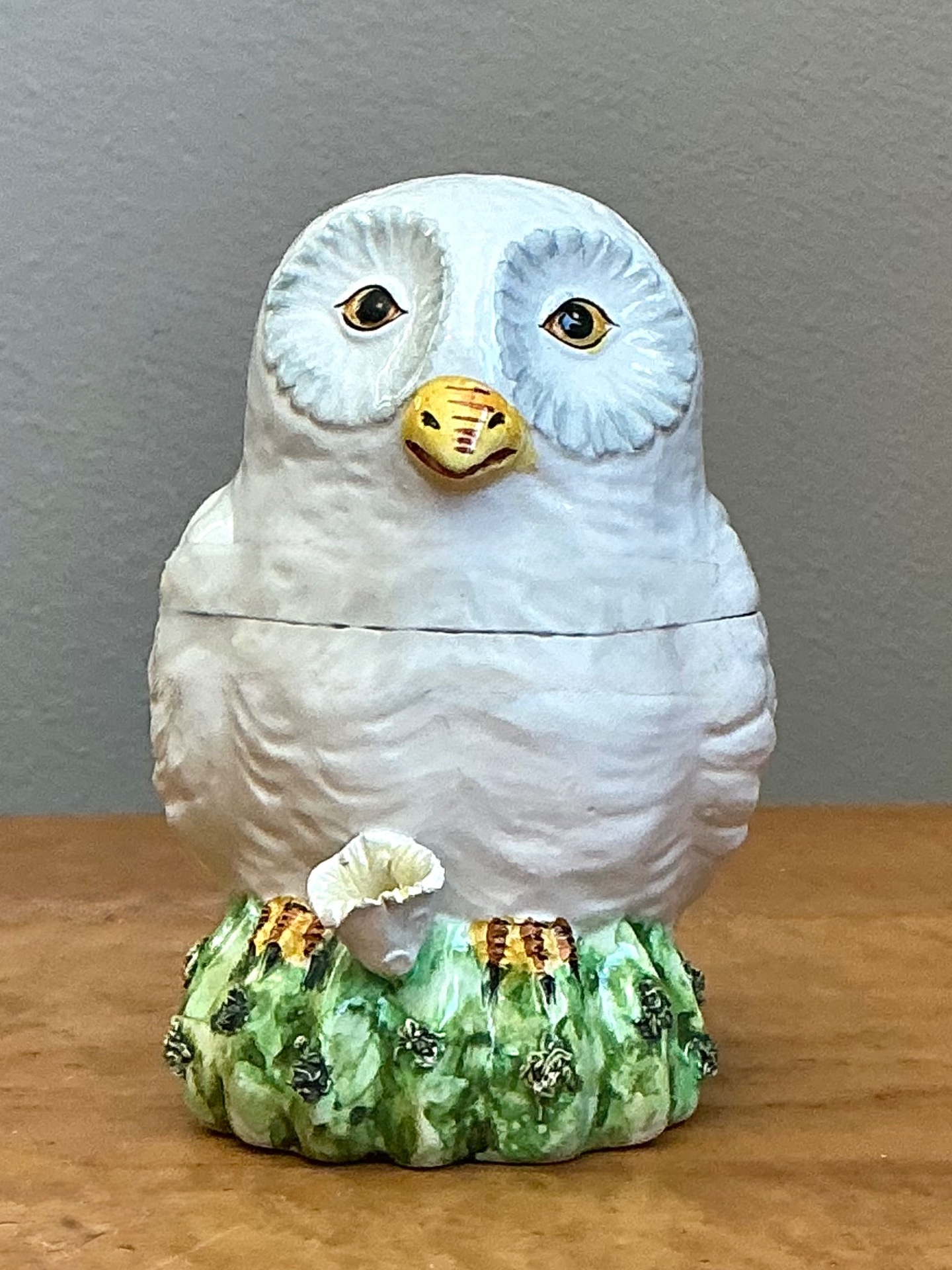 Vintage Italian Owl Ceramic Lidded Trinket Box - Side view