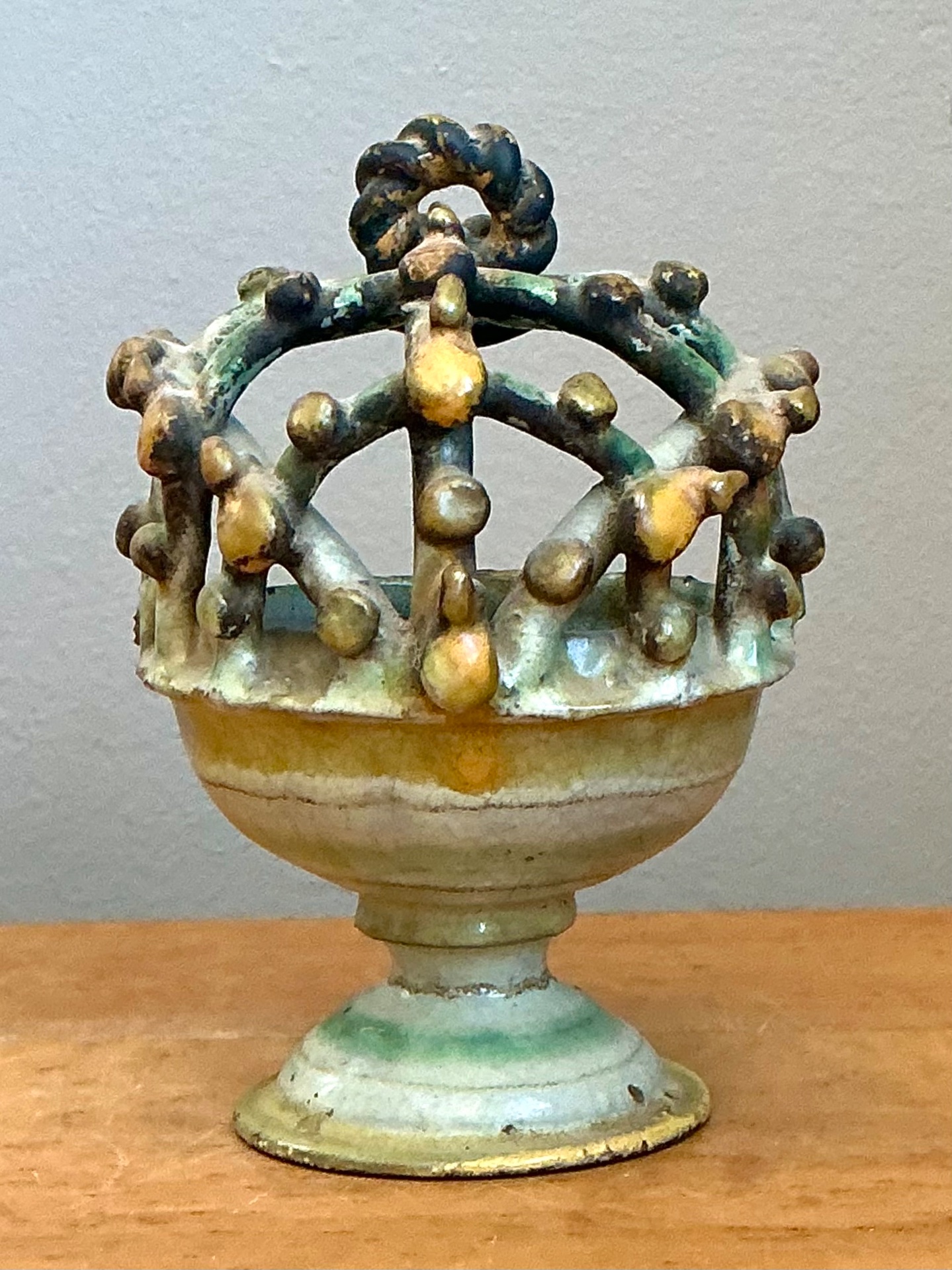 Vintage Polychrome Ceramic Crown Incensario - Detail view