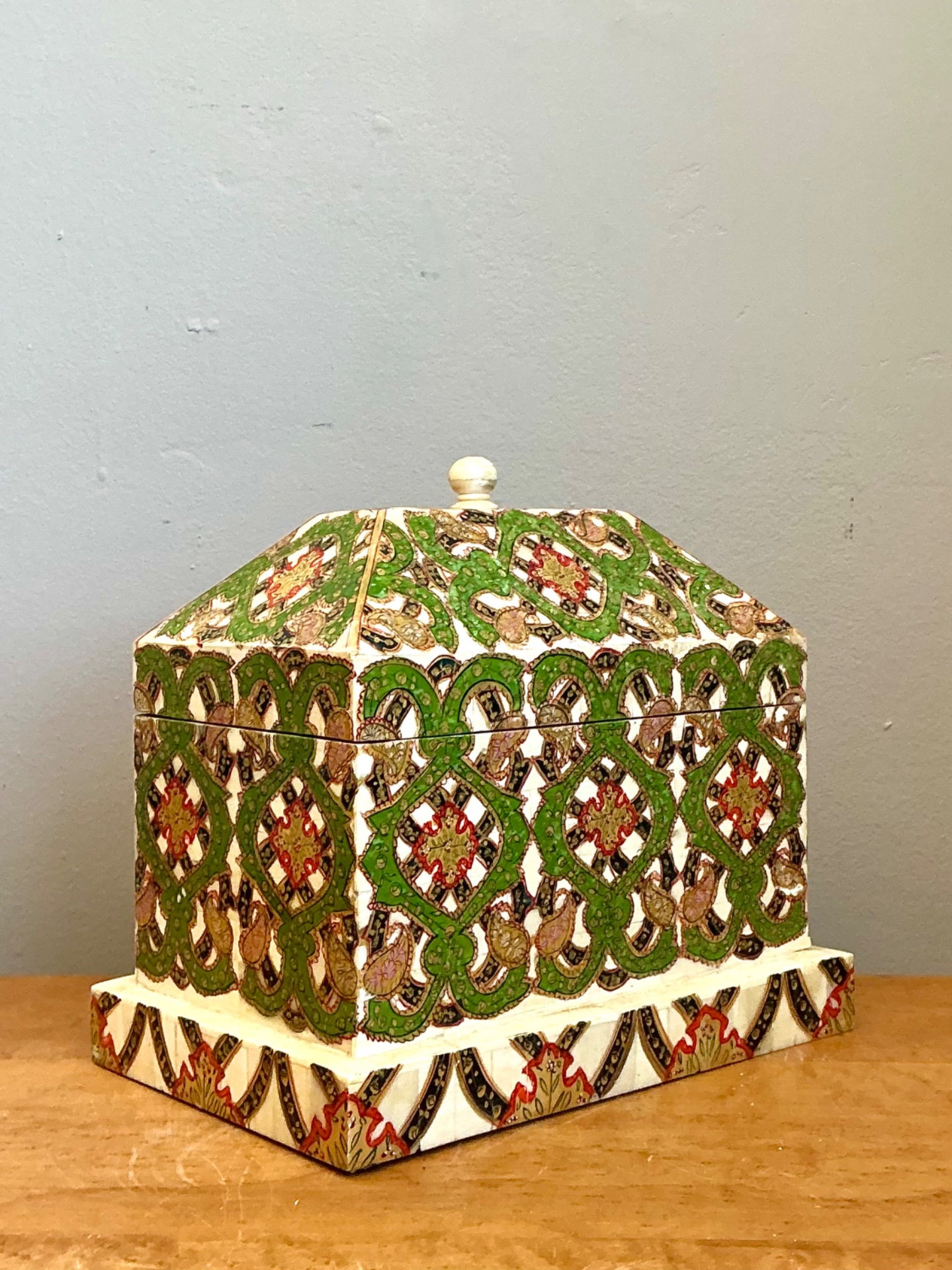 Vintage Inlay Stone Box - Detail view