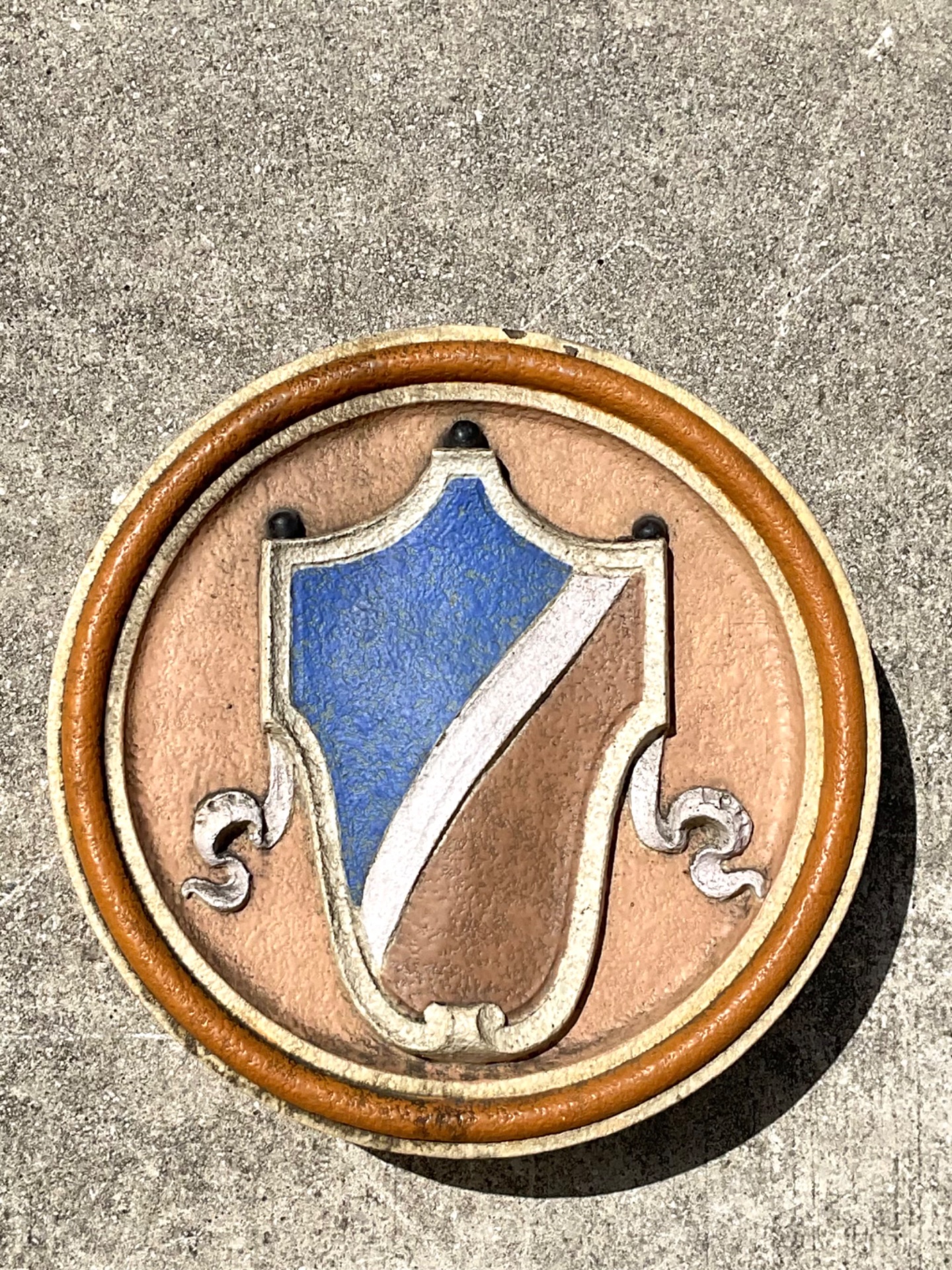 Vintage Round Heraldic Crest Architectural Element - Detail view