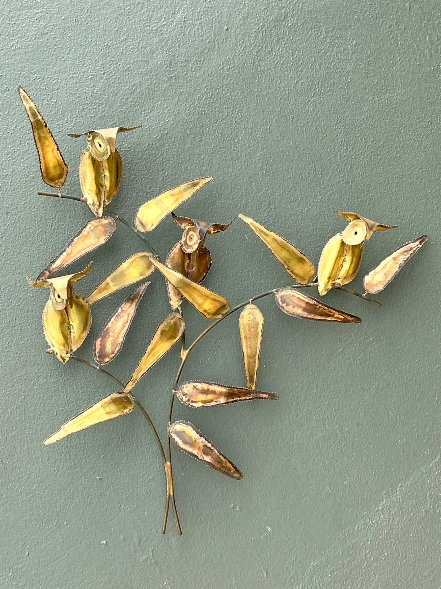 Vintage Brass Owl Wall Sculpture After Curtis Jere - Detail view
