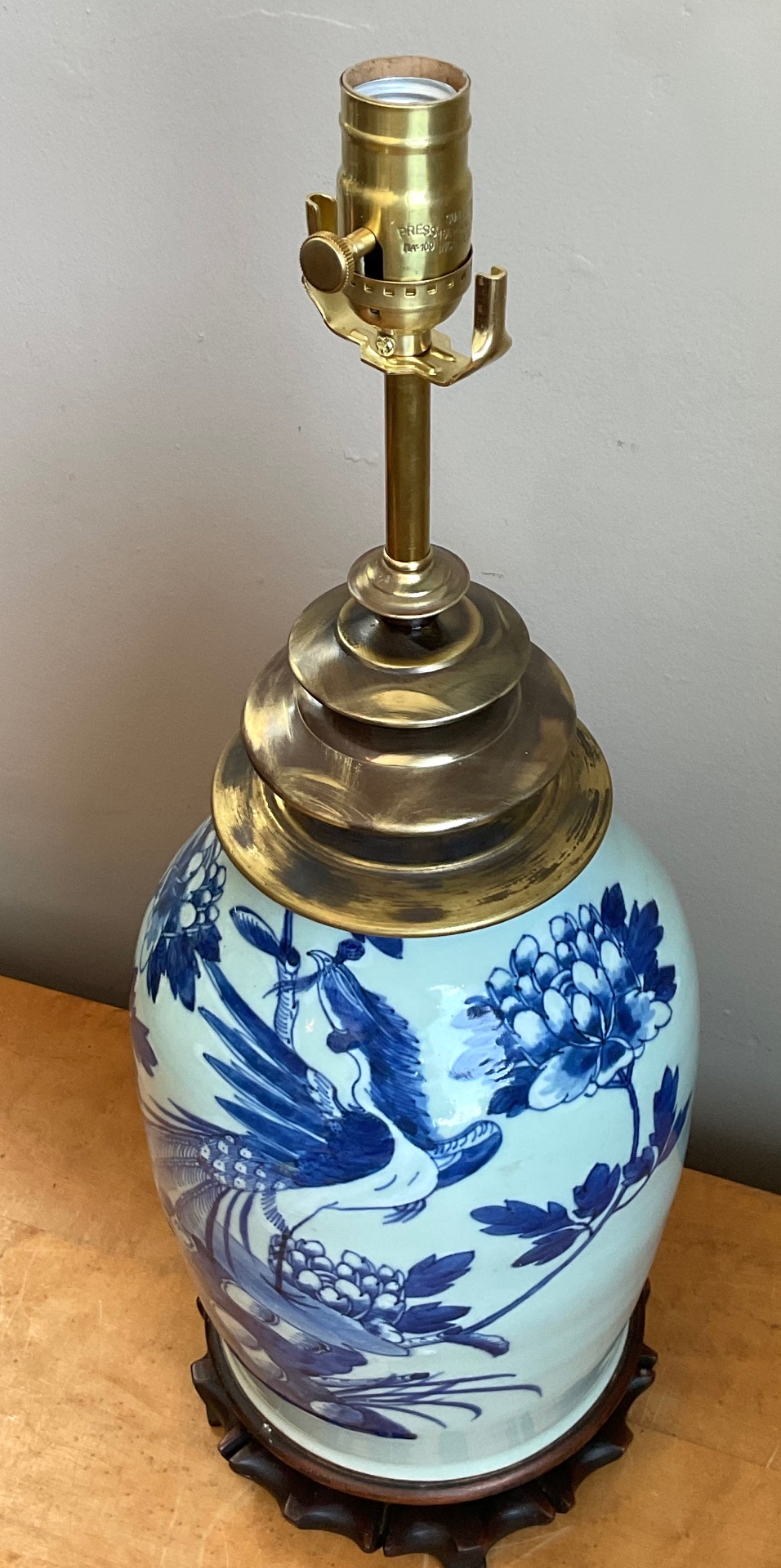 Vintage Blue and White Ceramic Table Lamp - Detail view