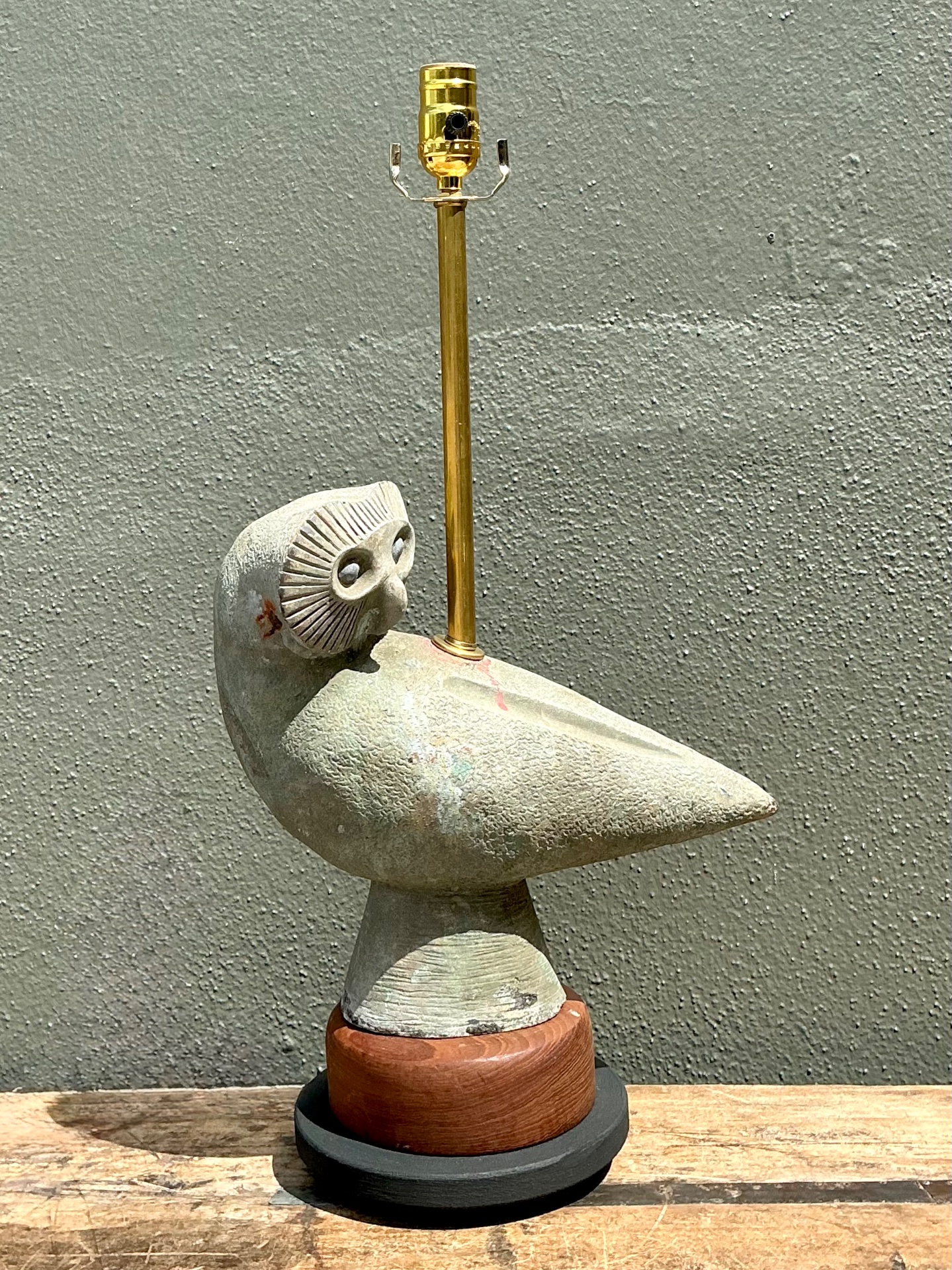 Vintage Ceramic Owl Sculpture Lamp - Detail view
