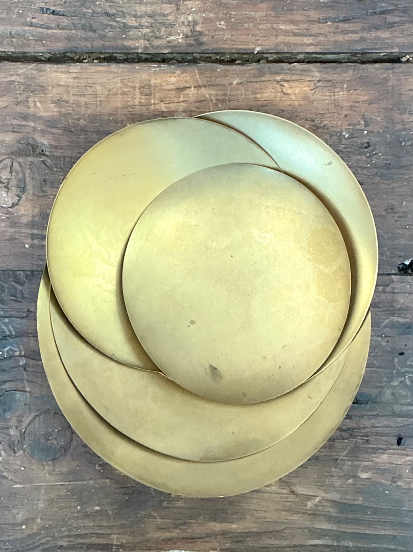 Vintage Tom Dixon Brass Decorative Plates - Set Of 5 - Side view