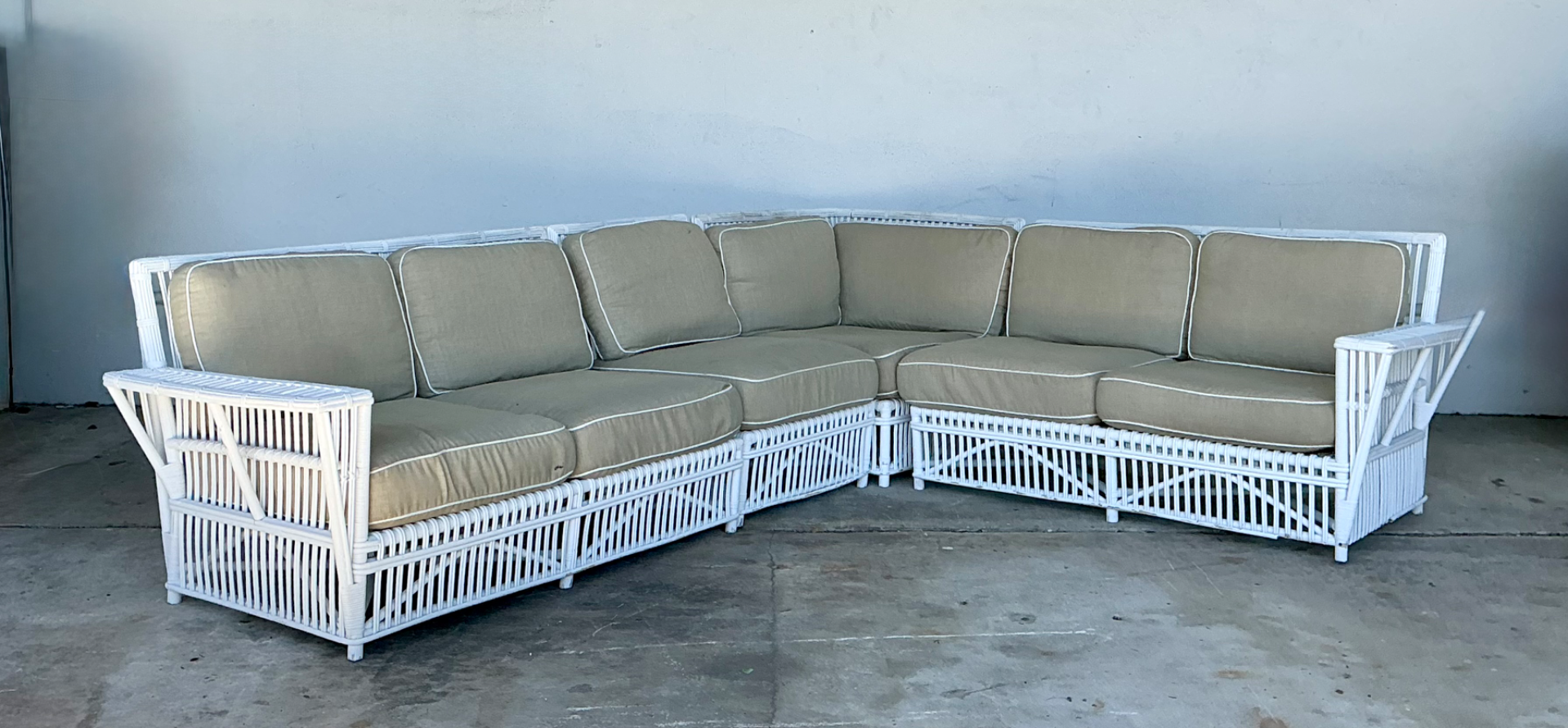 Vintage Stick Rattan Sectional Sofa After Bielecky Brothers - Detail view