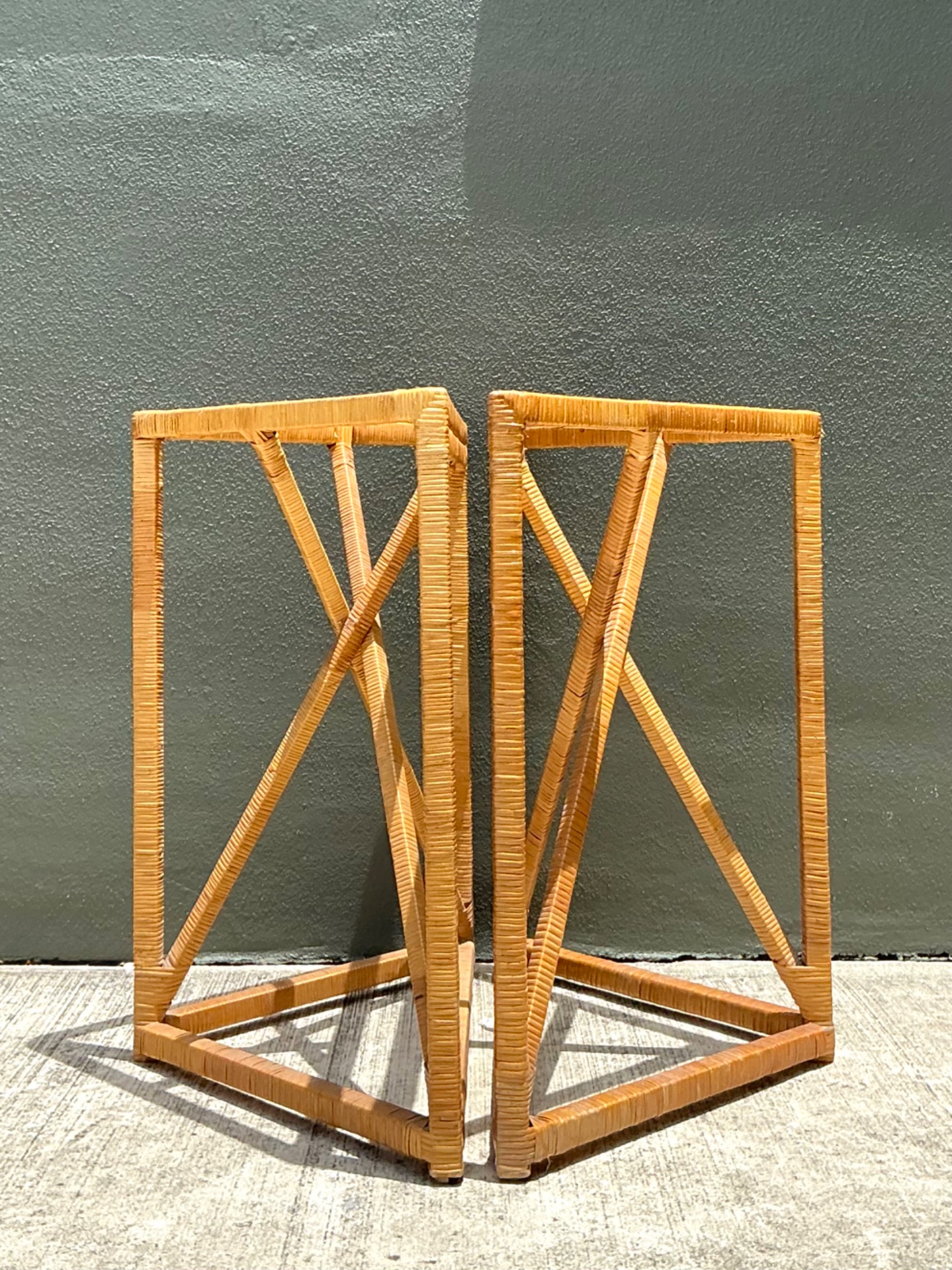 Vintage Wrapped Rattan Dining Table Pedestal - Back view