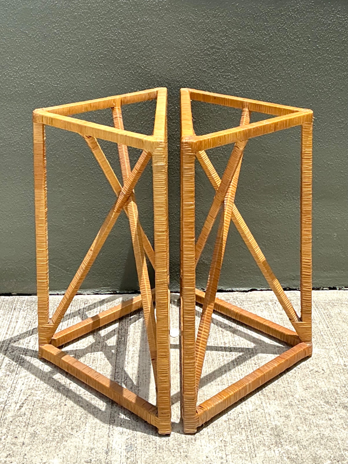 Vintage Wrapped Rattan Dining Table Pedestal - Top view
