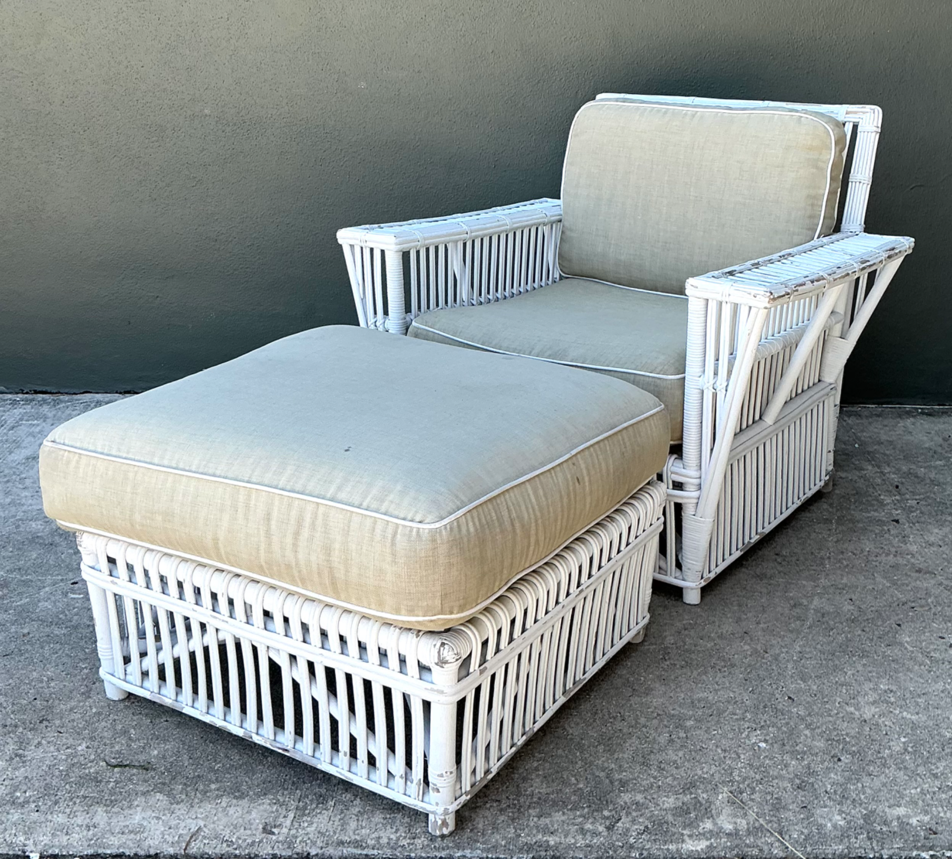 Vintage Rattan Lounge Chair and Ottoman After Bielecky Brothers - Back view